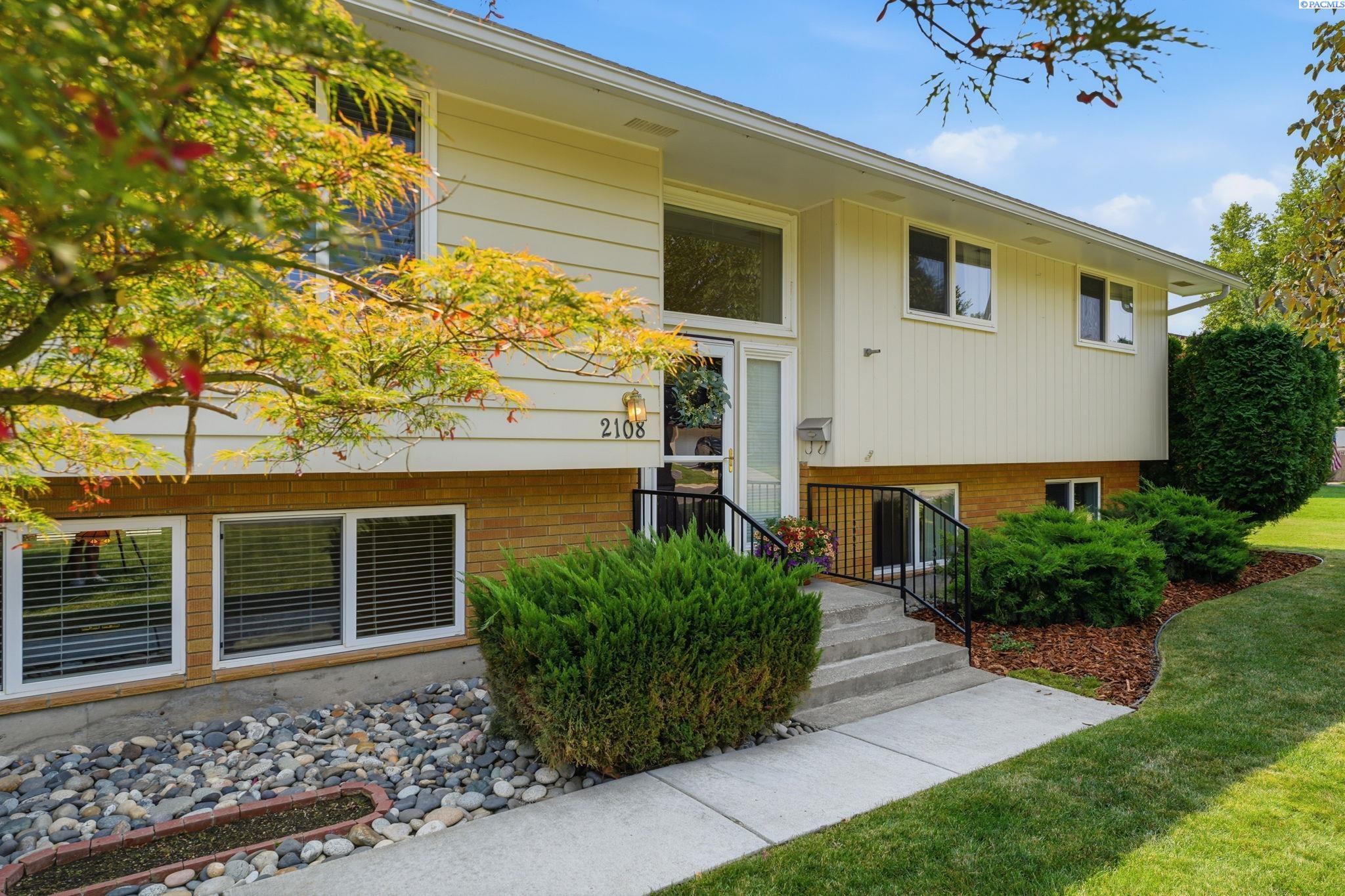 2108 Hoxie Ave, Richland, WA 99354