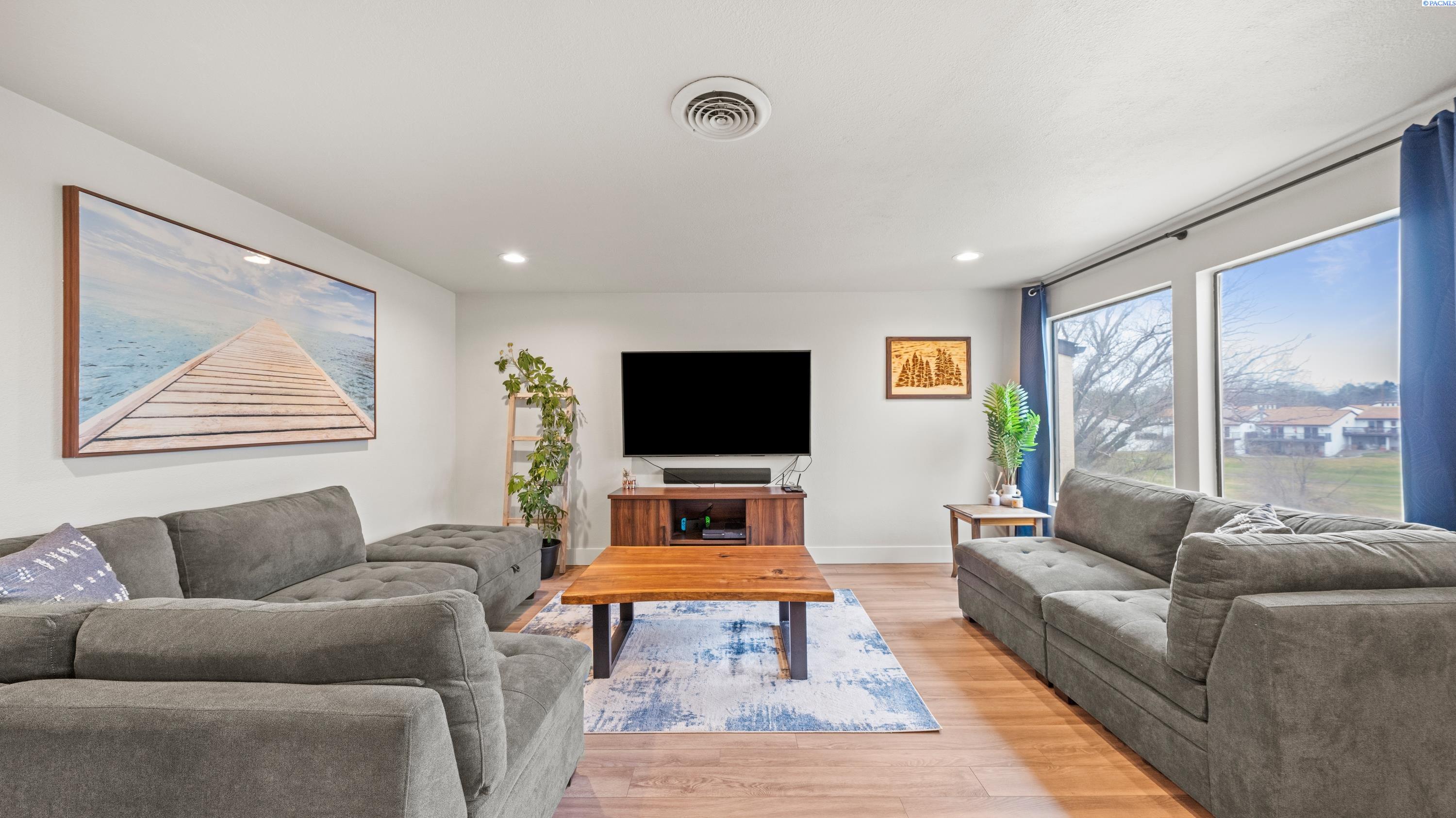 303 Gage Blvd #313, Richland, WA 99352
