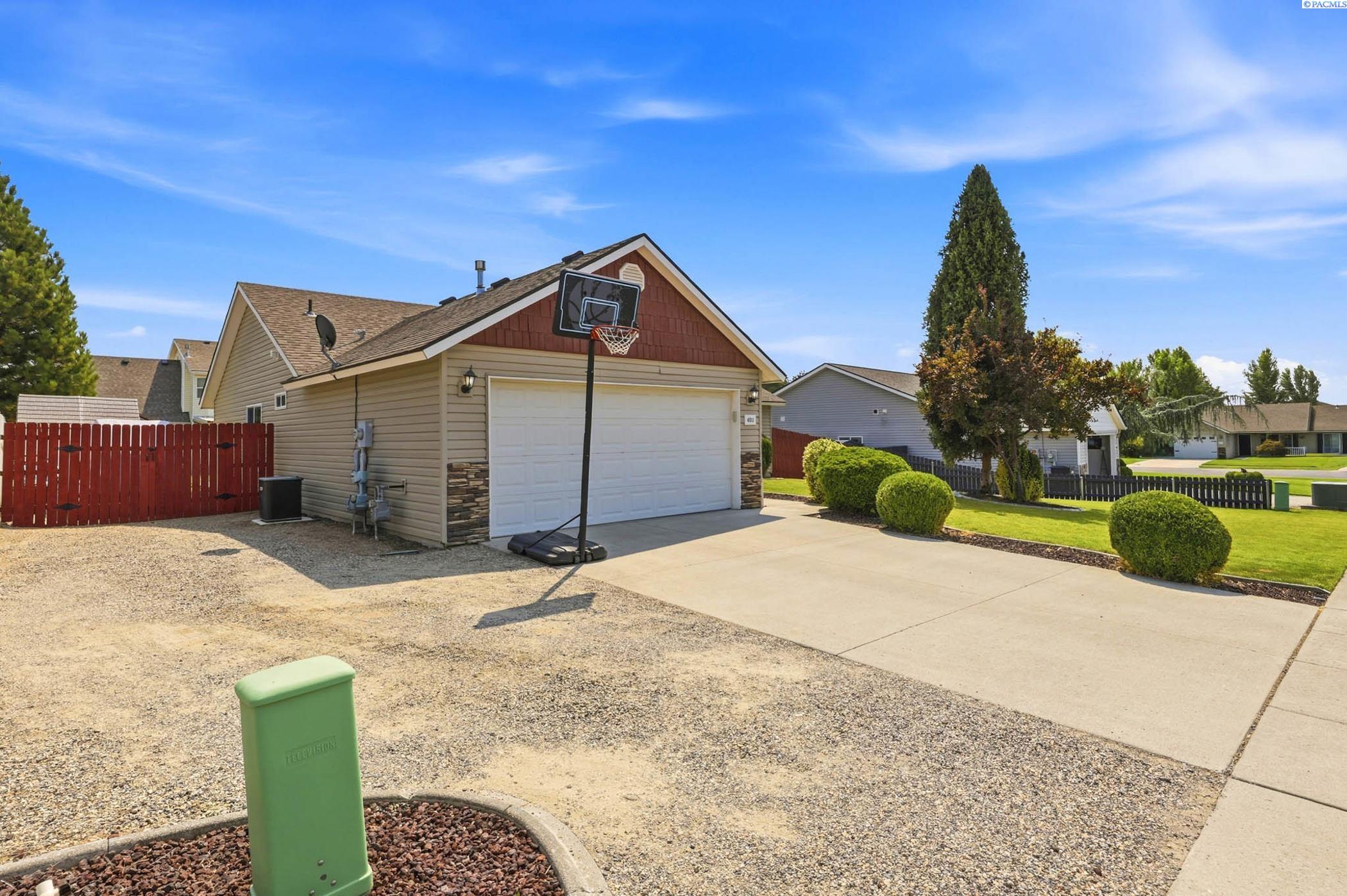 4011 Twilight Ct, Pasco, WA 99301