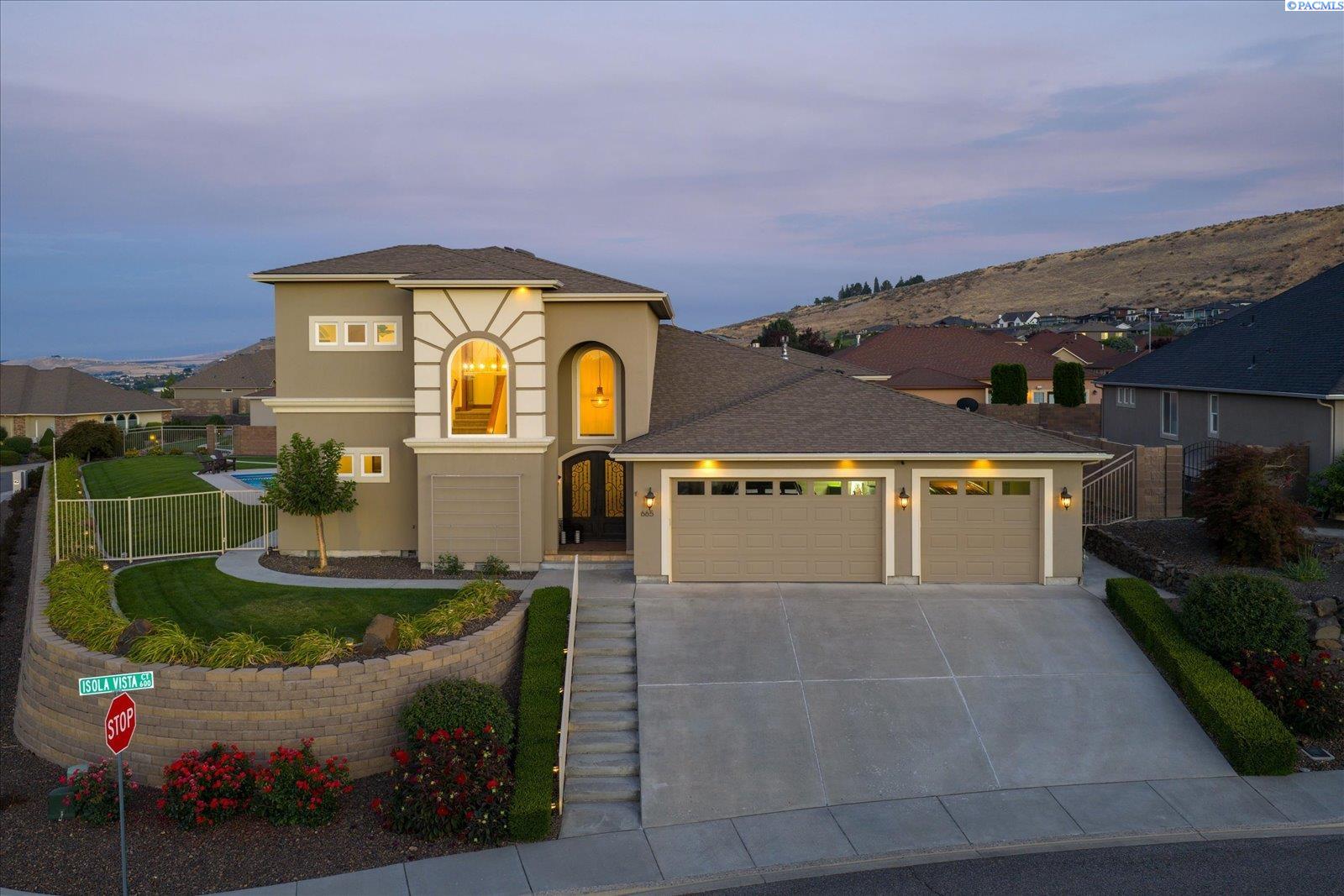665 Isola Vista Ct, Richland, WA 99352