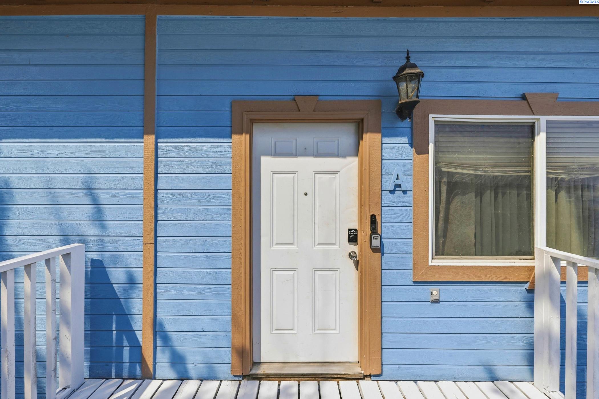 111 N Garfield St, Kennewick, WA 99336