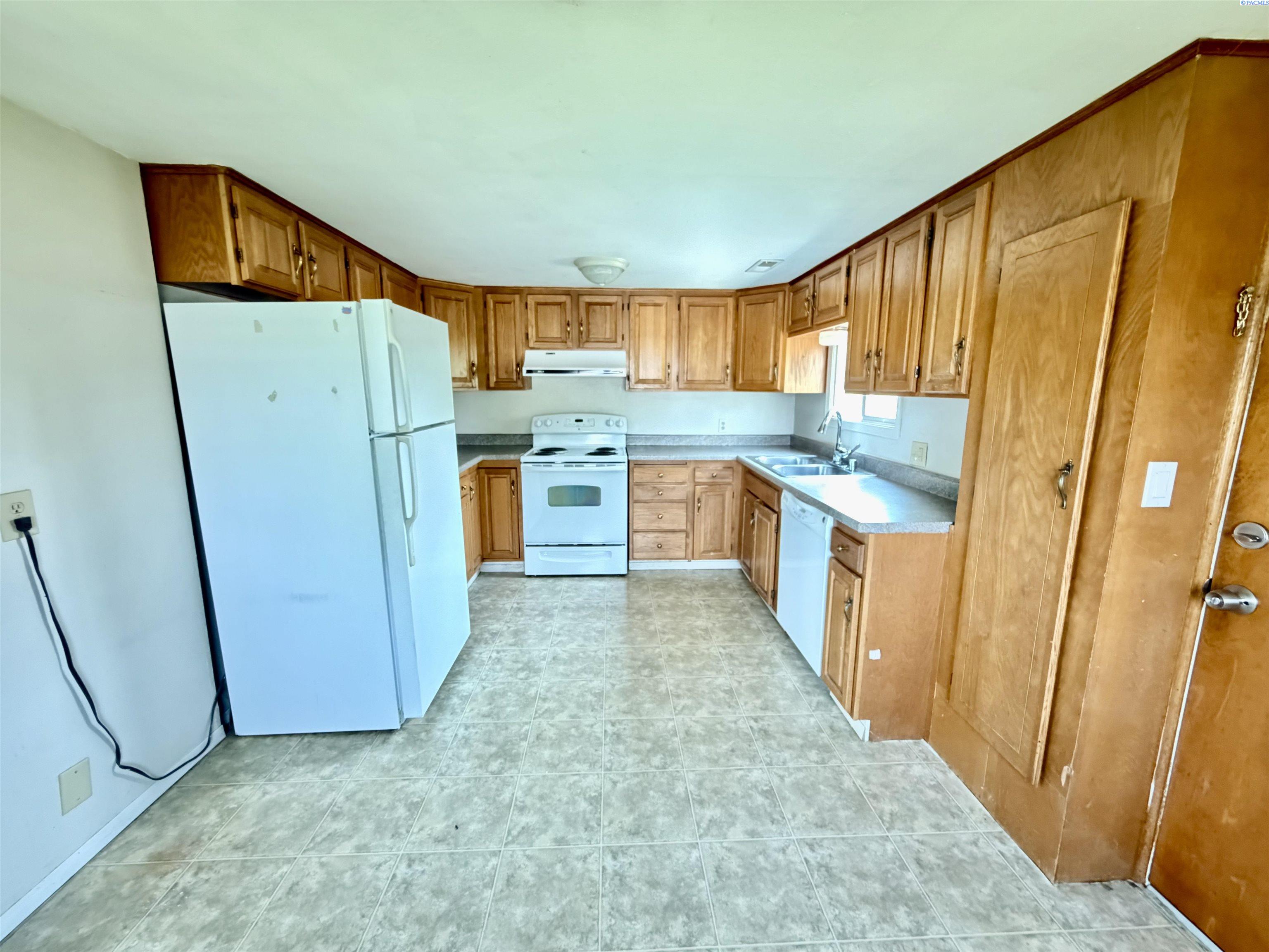 605 Smith Ave, Richland, WA 99352