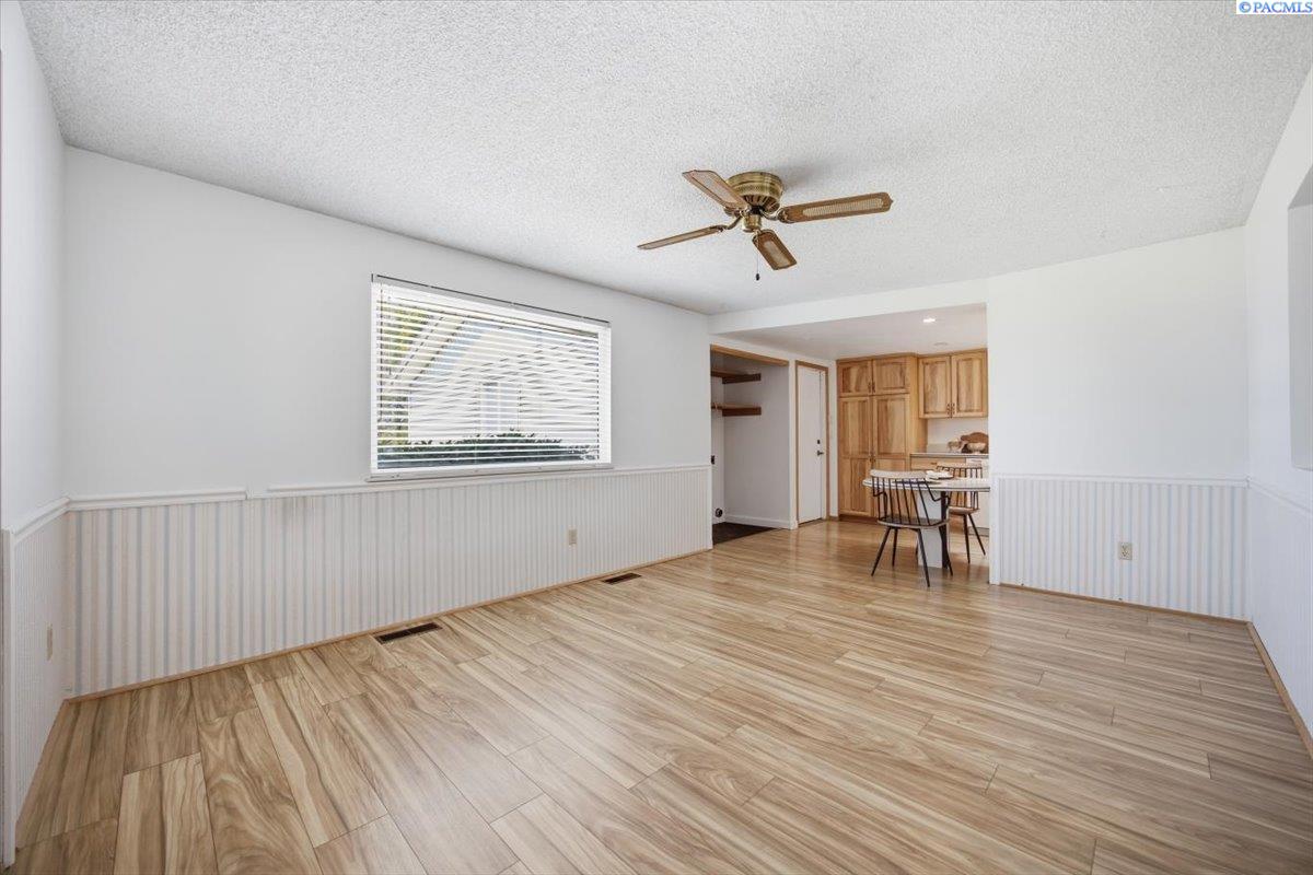 5915 W Victoria Ave, Kennewick, WA 99336