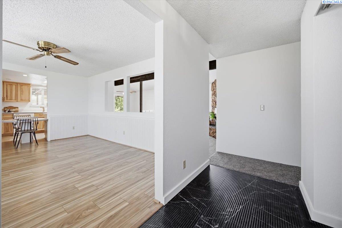5915 W Victoria Ave, Kennewick, WA 99336