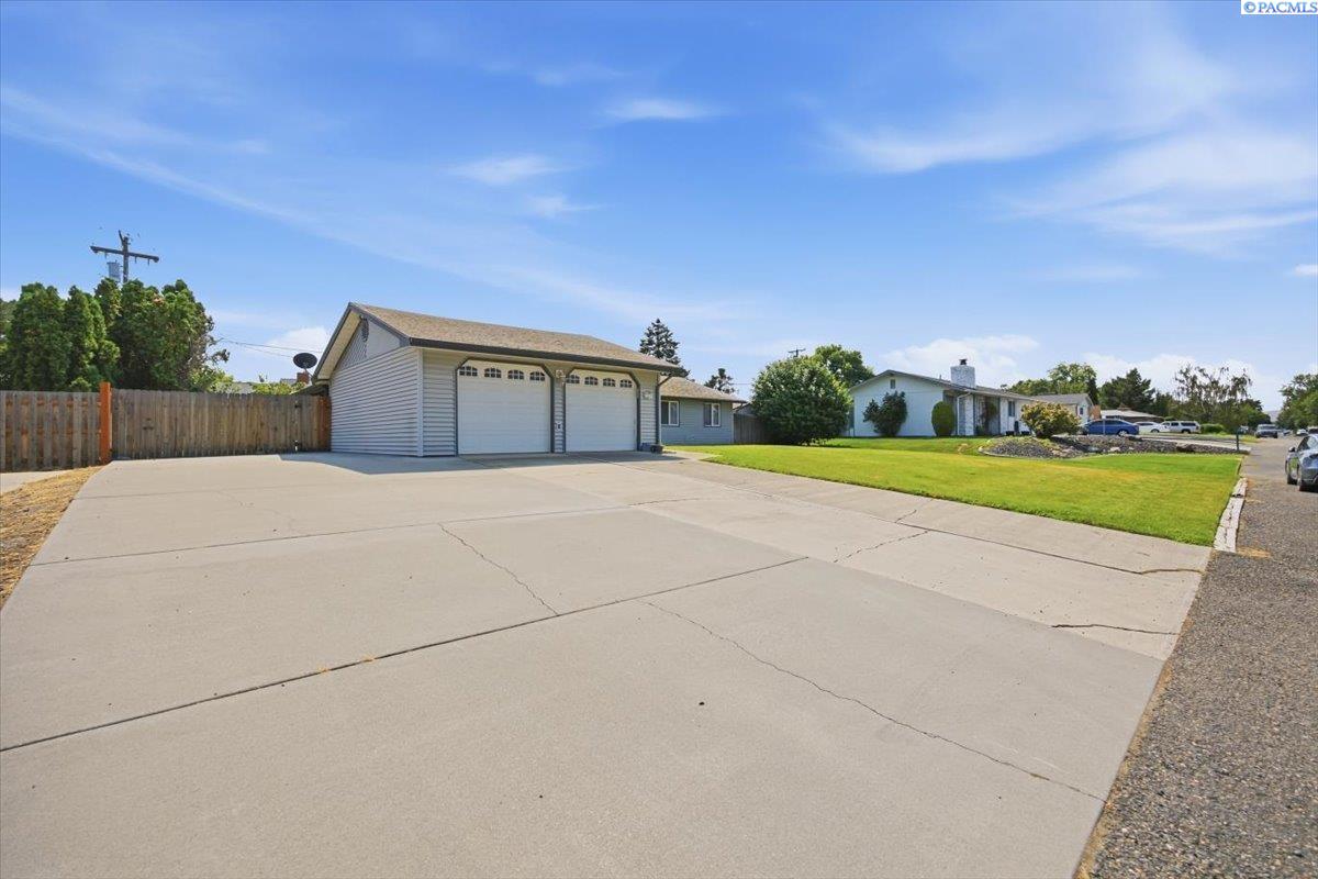 5915 W Victoria Ave, Kennewick, WA 99336