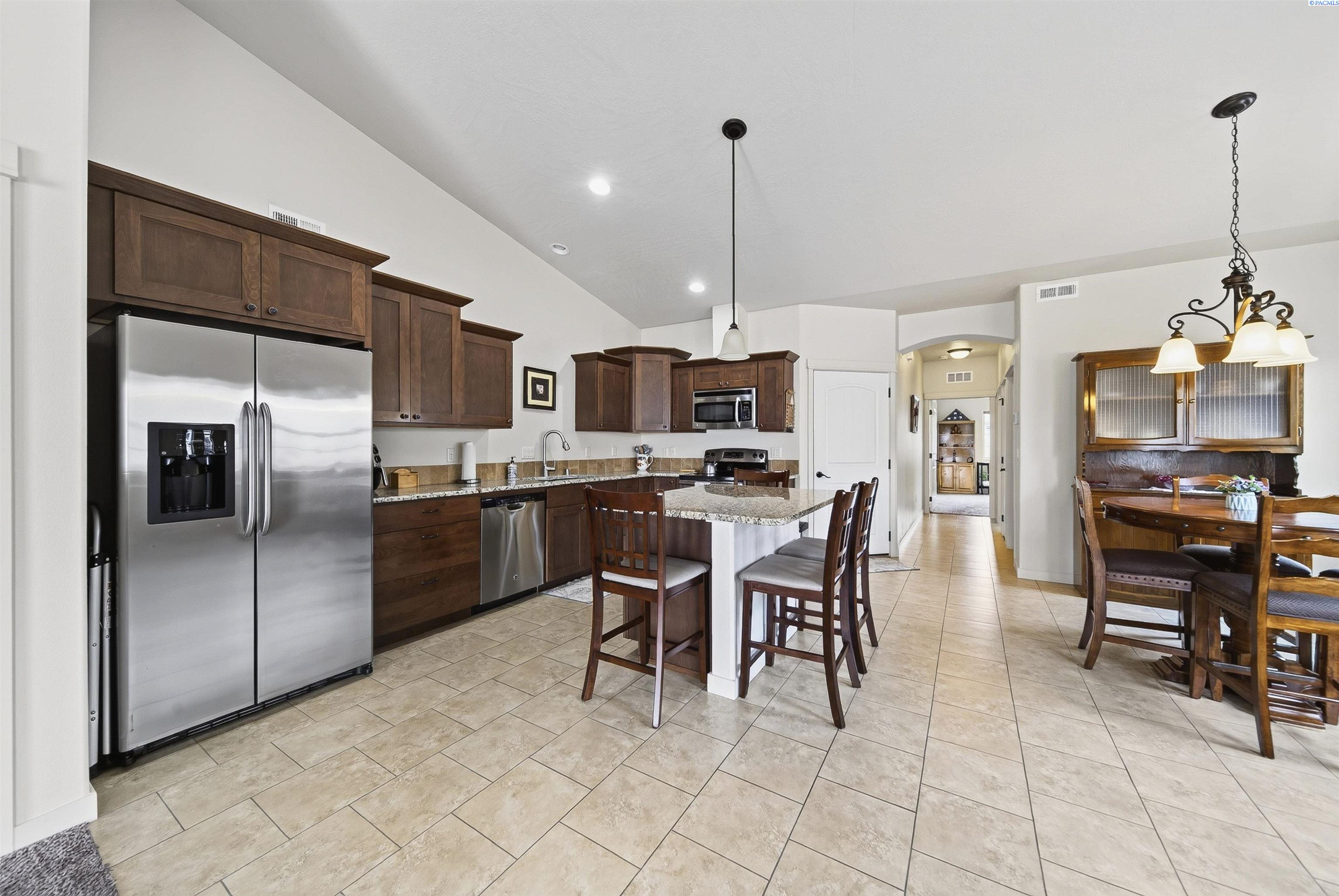 2766 W 30th Pl, Kennewick, WA 99337