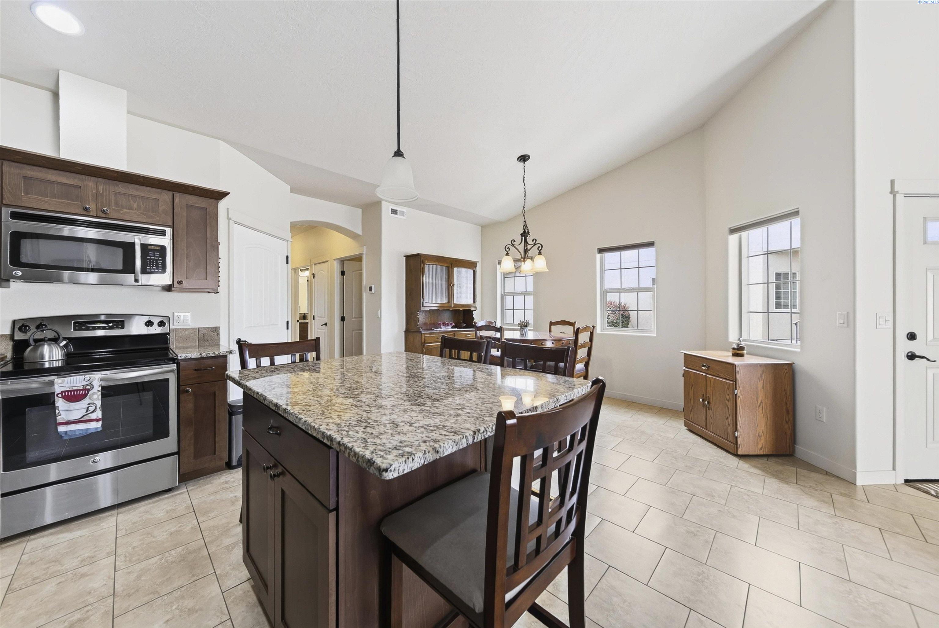 2766 W 30th Pl, Kennewick, WA 99337