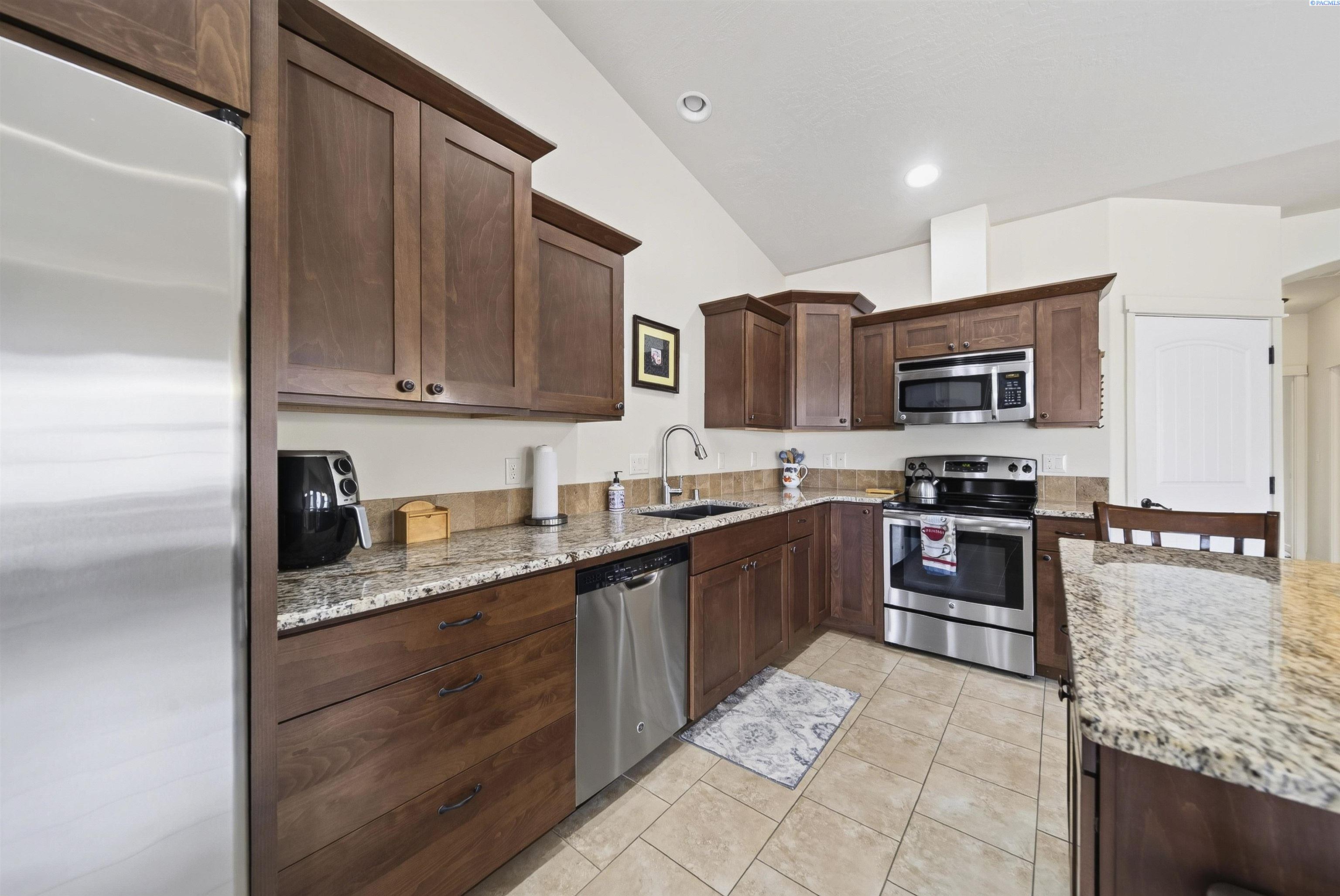 2766 W 30th Pl, Kennewick, WA 99337