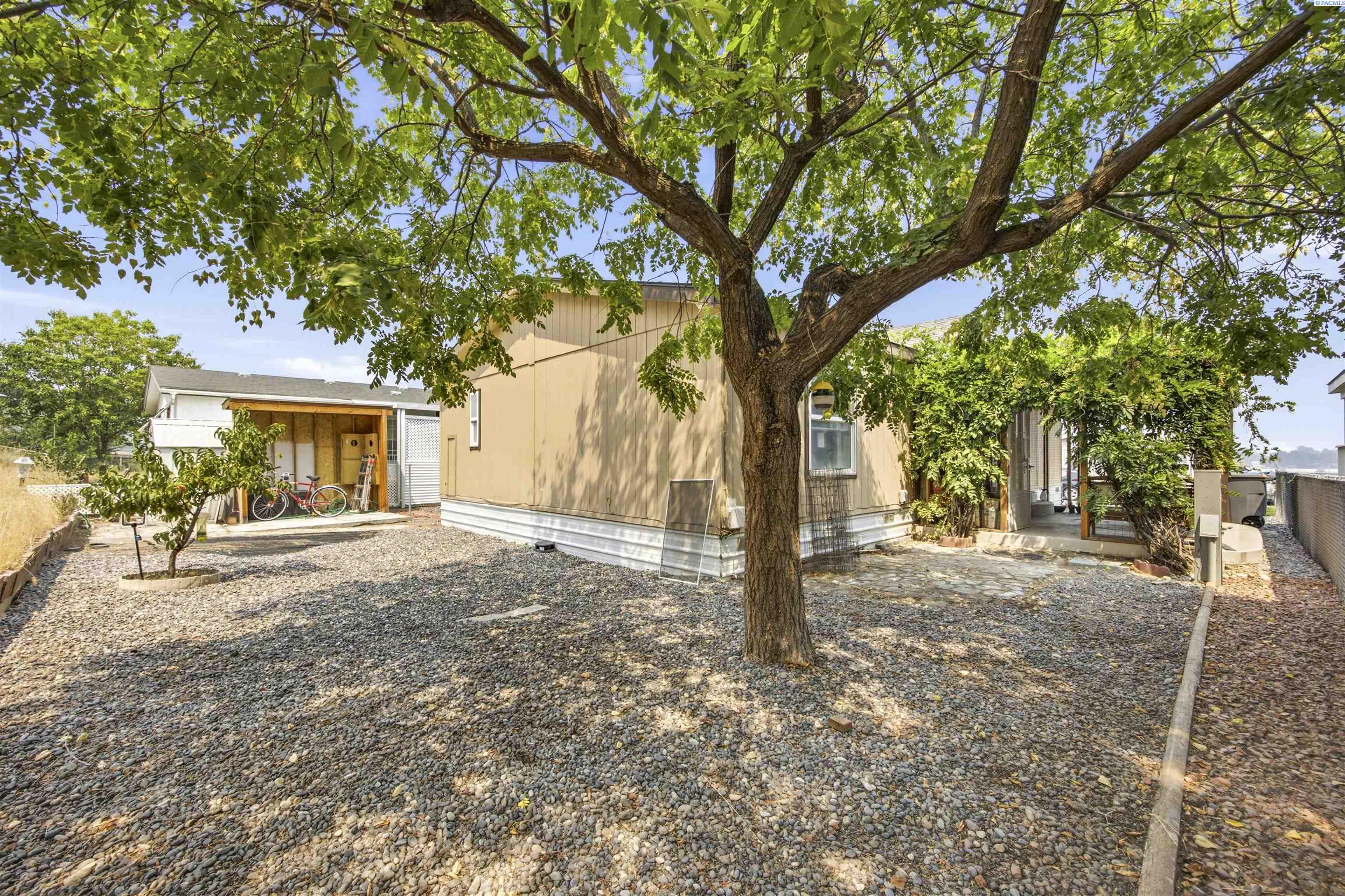 80 Ridgecliff Dr, Richland, WA 99352
