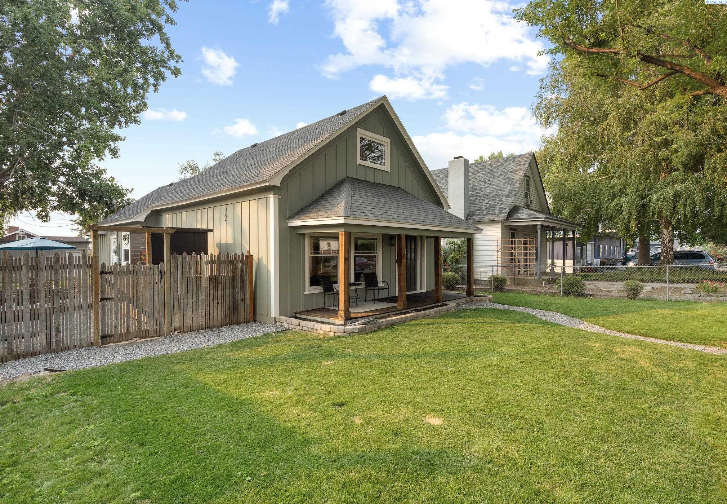 1314 Grant Ave, Prosser, WA 99350