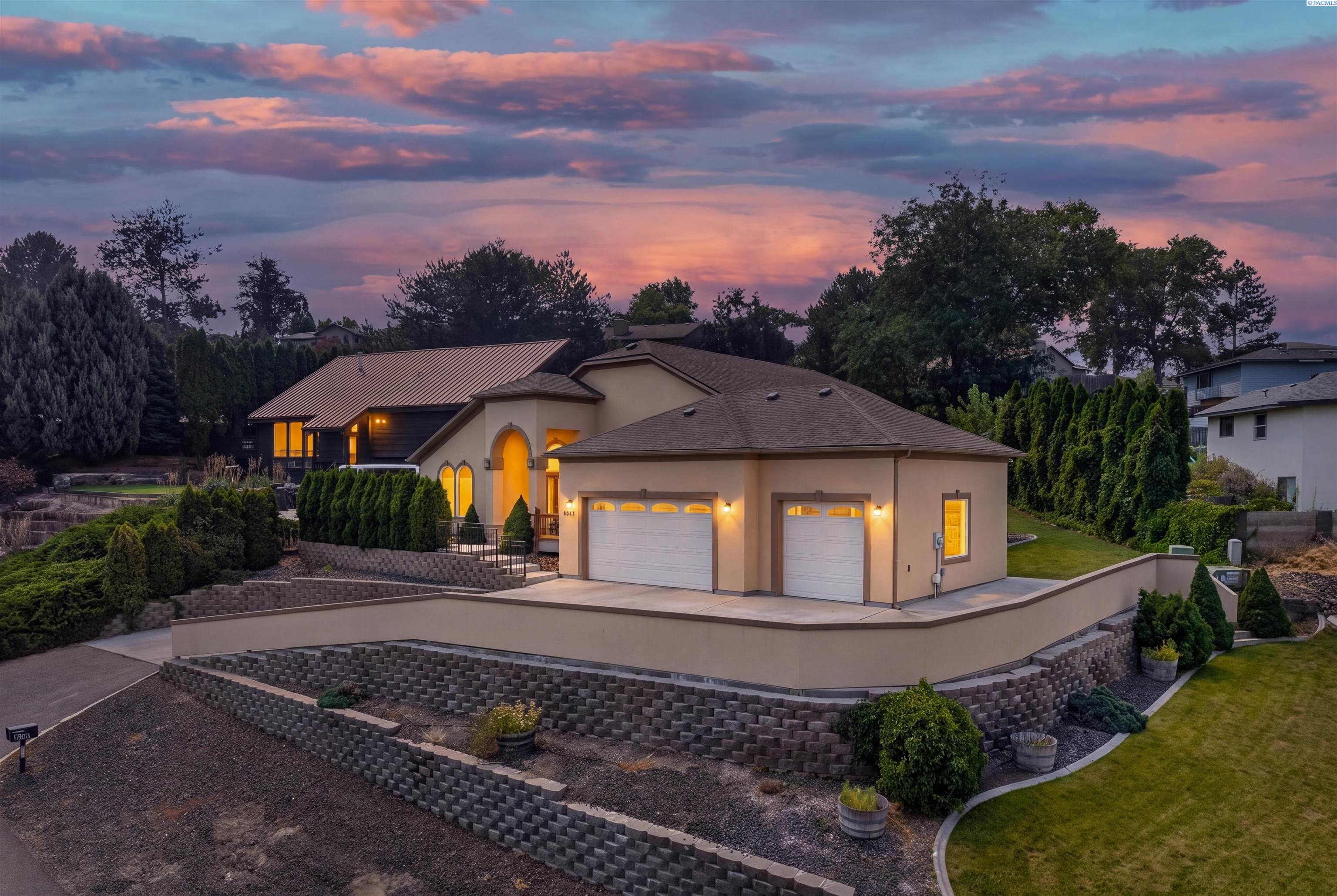 4455 King Dr, West Richland, WA 99353