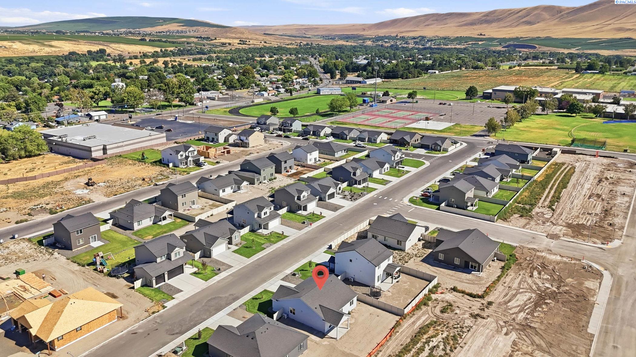 1205 18th St, Benton City, WA 99320