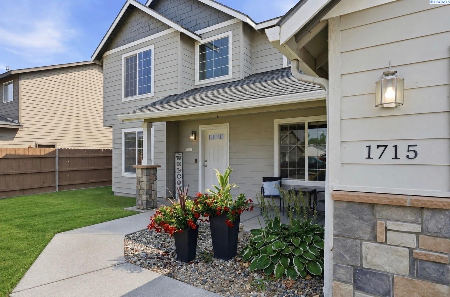 1715 W 40th, Kennewick, WA 99337