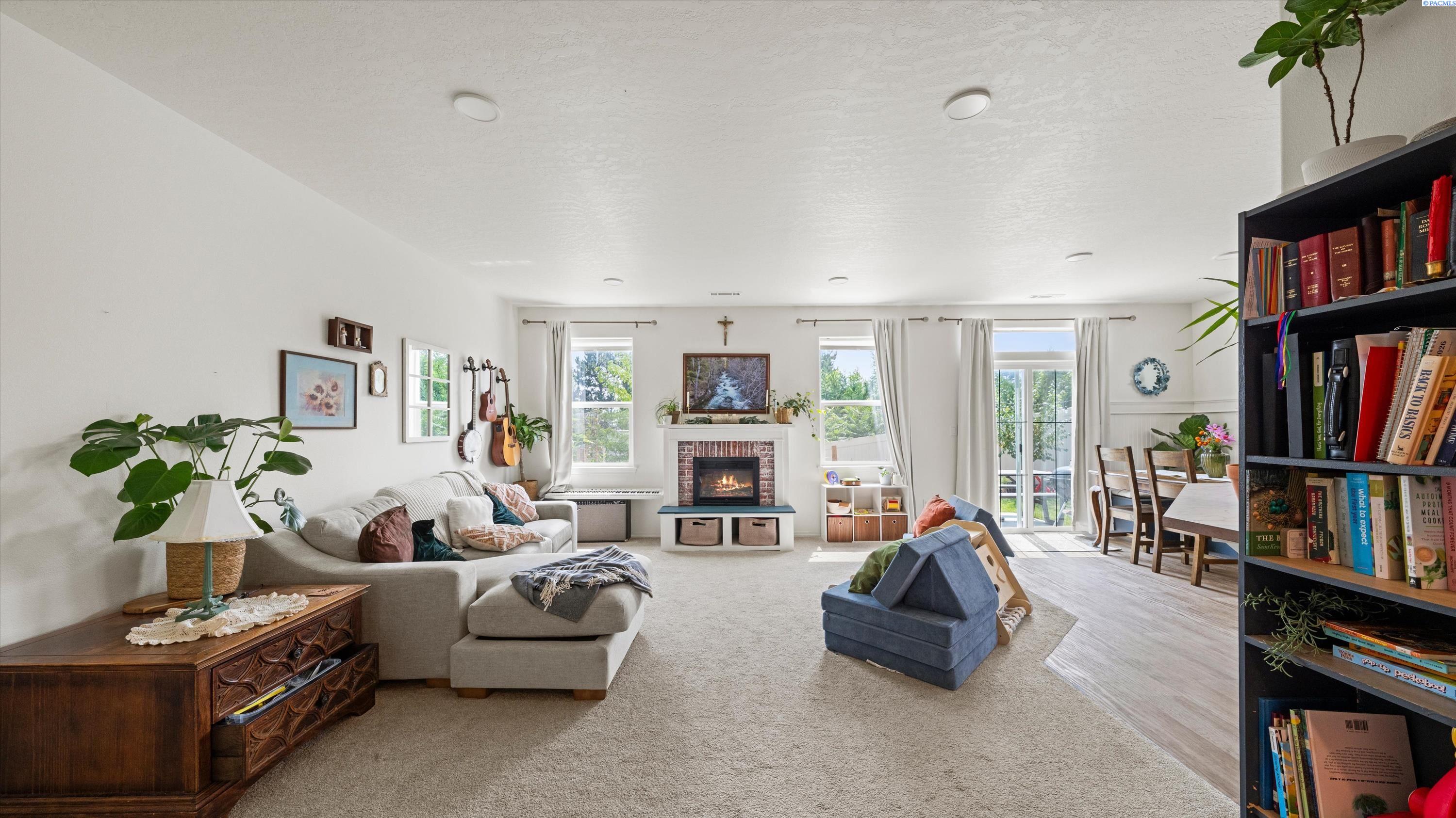 831 Annajean Ave, Benton City, WA 99320