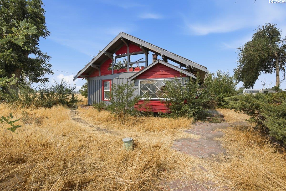 226704 E Bowles Rd, Kennewick, WA 99337