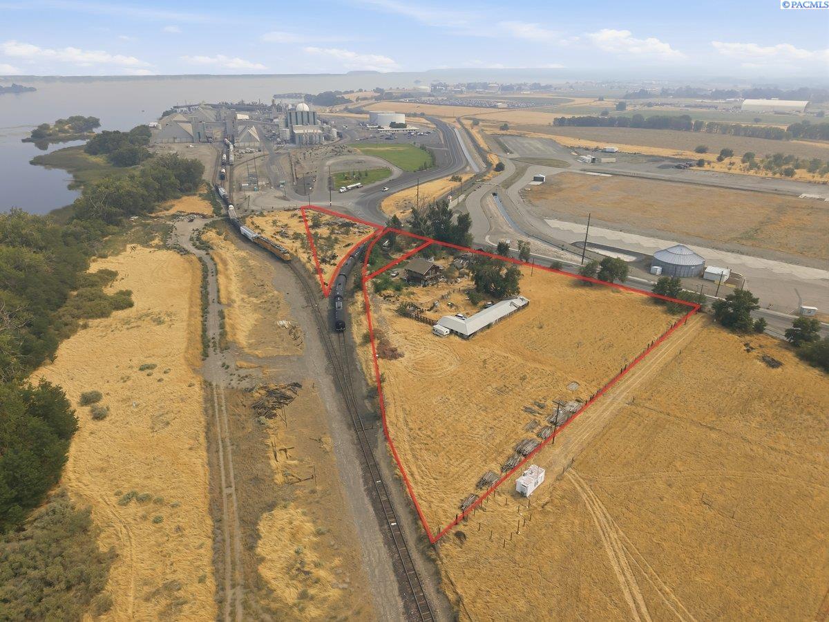 226704 E Bowles Rd, Kennewick, WA 99337