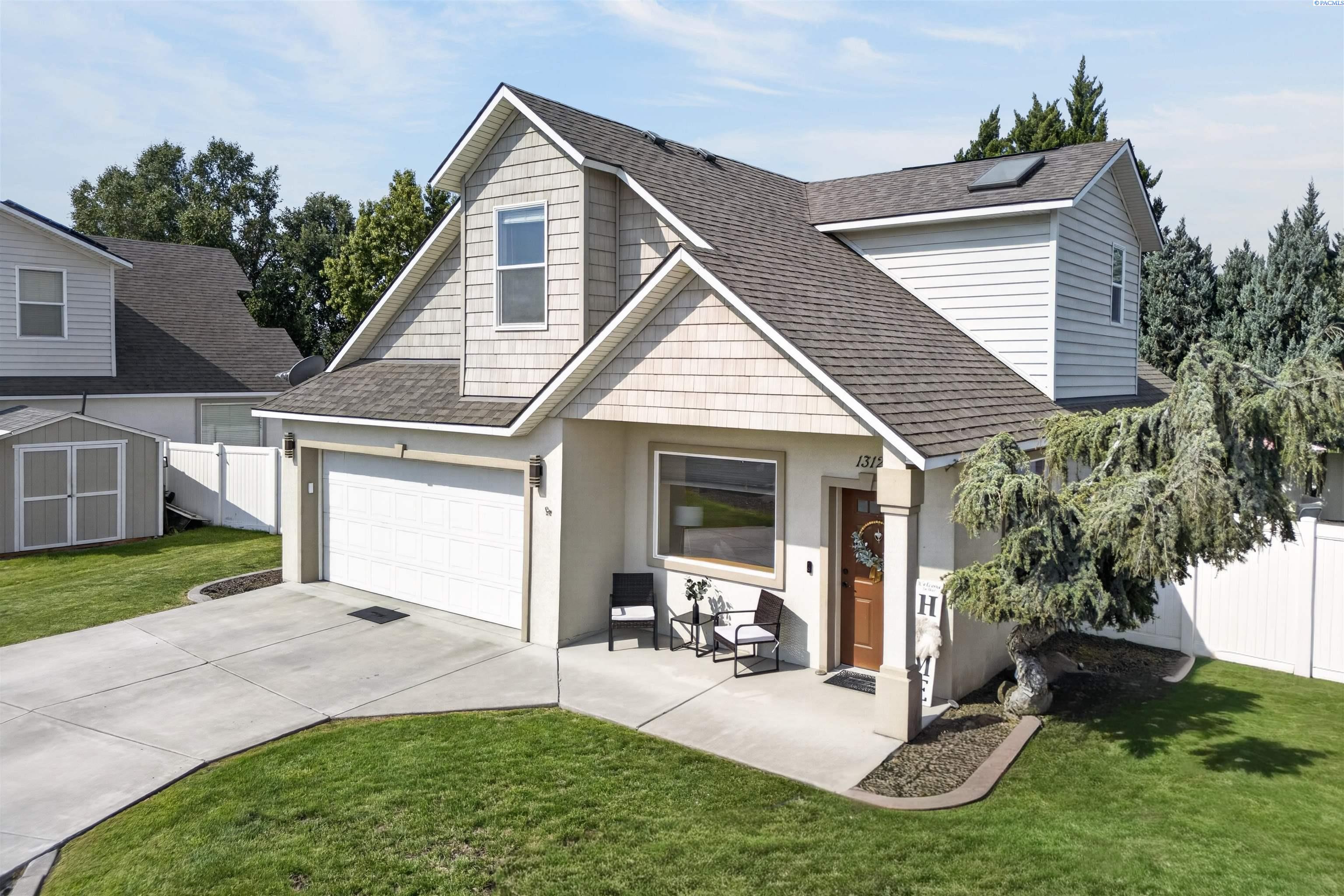 1312 N 37th Ct, Pasco, WA 99301