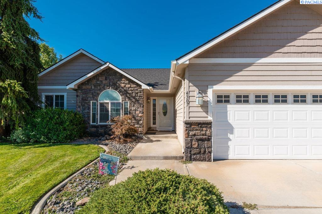 4307 Segovia Dr, Pasco, WA 99301