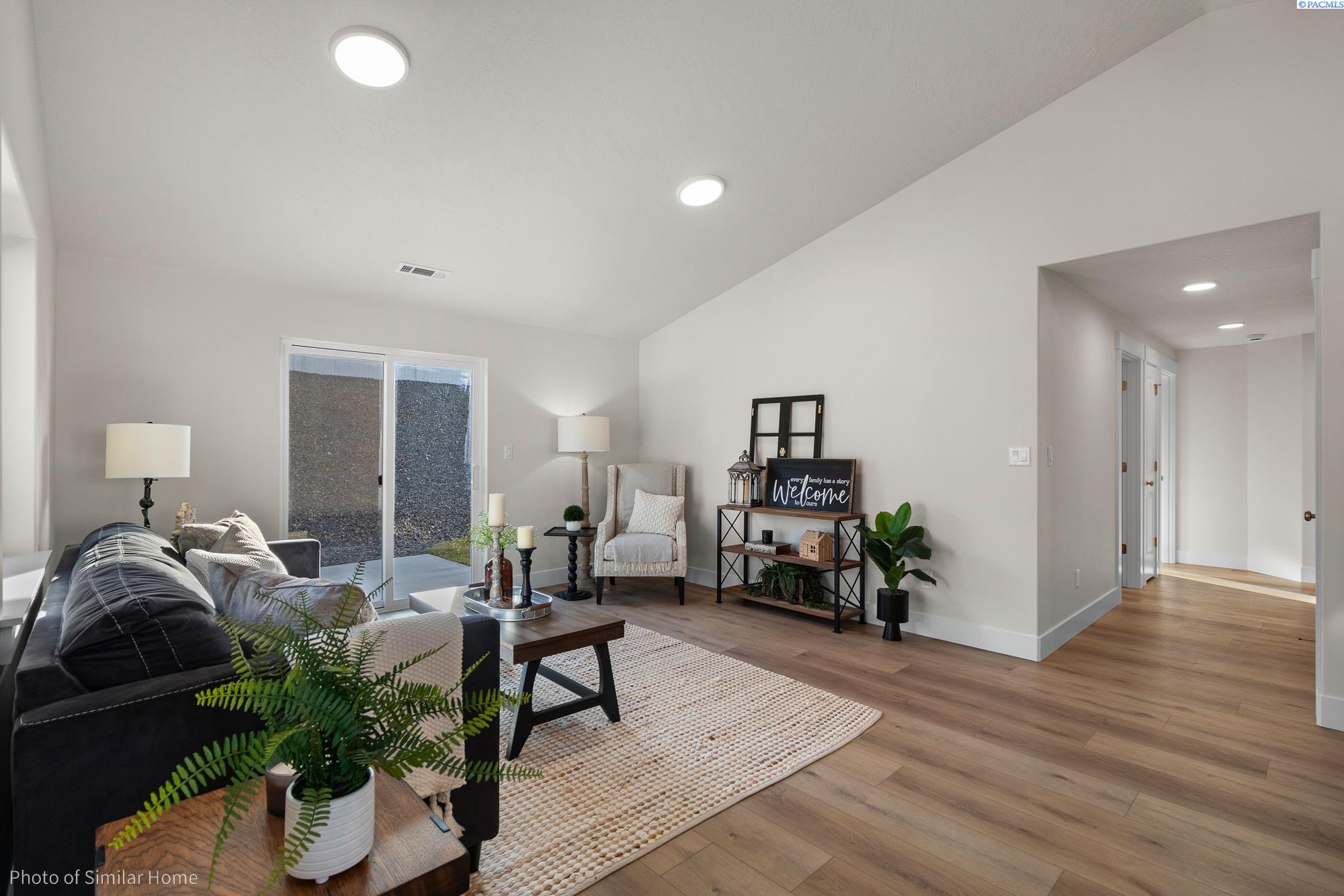 6520 Desert Ridge Ln, Pasco, WA 99301