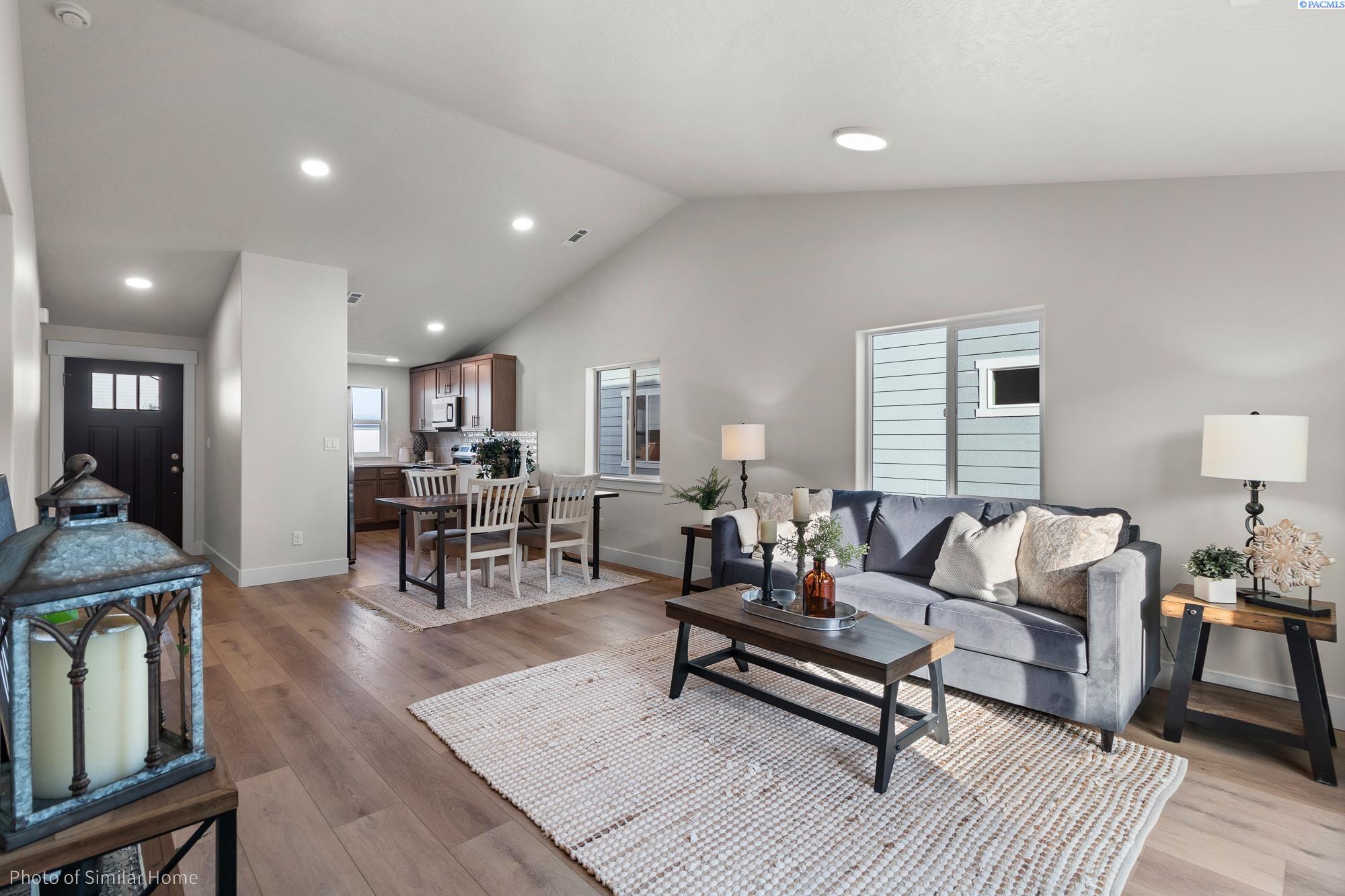 6520 Desert Ridge Ln, Pasco, WA 99301