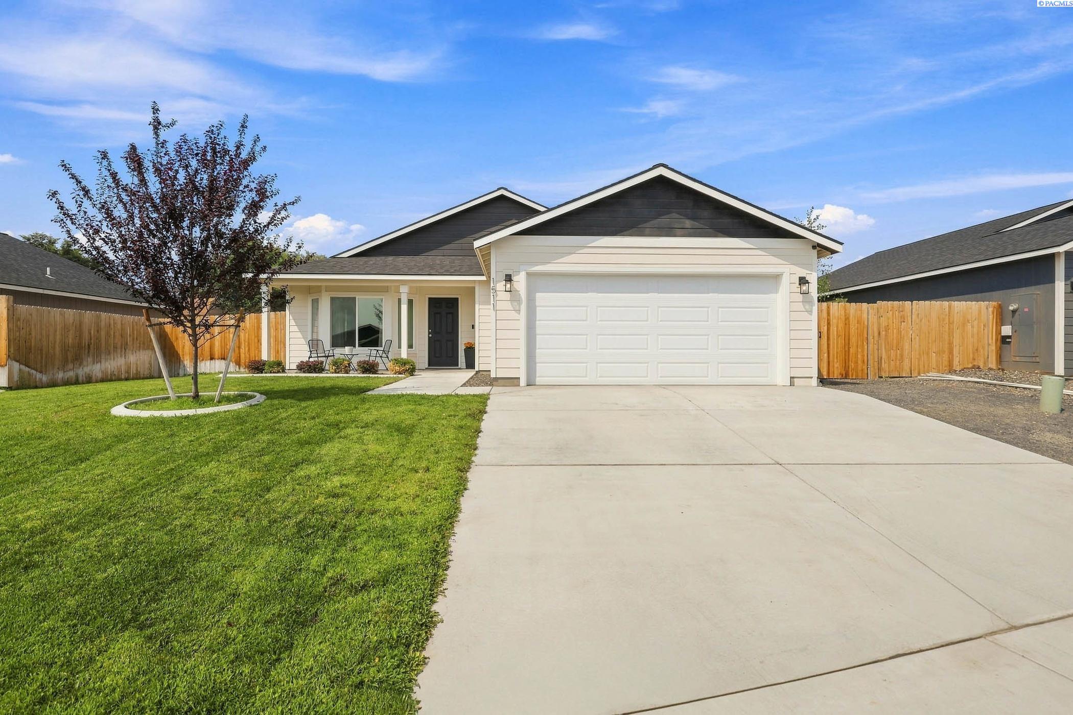1511 13th St, Benton City, WA 99320