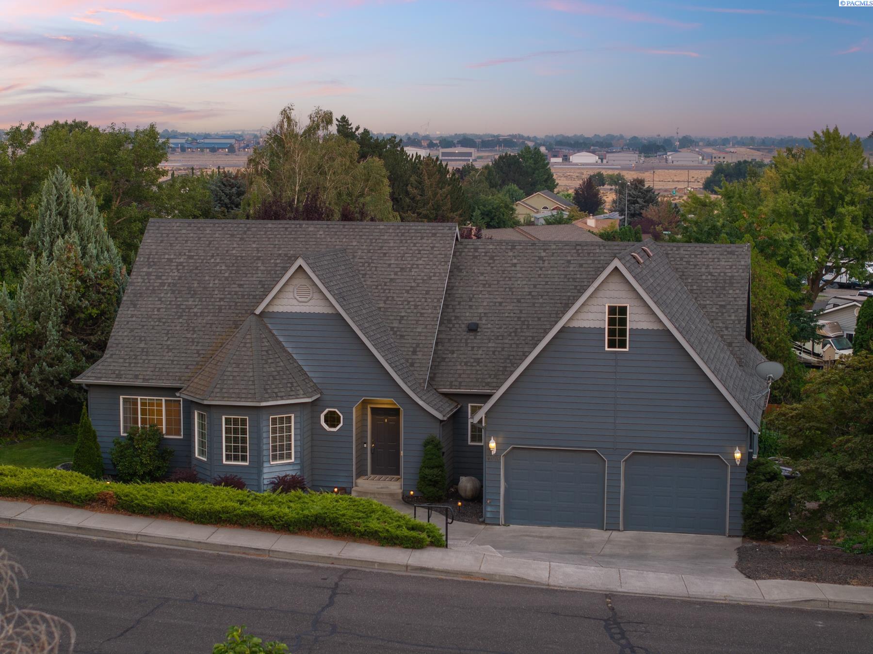 4010 Meadow Beauty Dr, Pasco, WA 99301