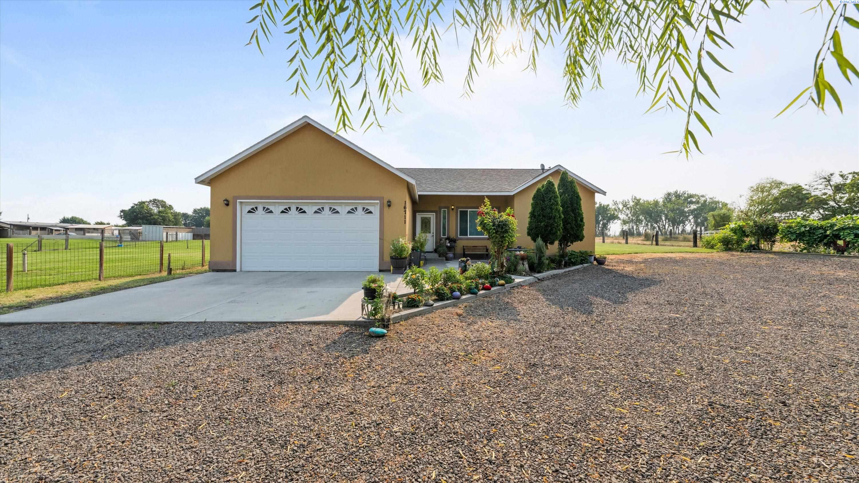 16711 S 1996 Prse, Kennewick, WA 99337