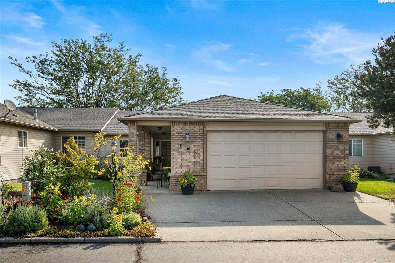 105 Innisbrook Ln, Pasco, WA 99301