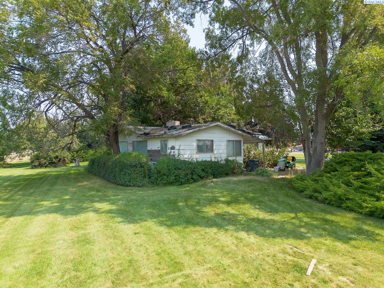 51 Crestloch Rd, Pasco, WA 99301