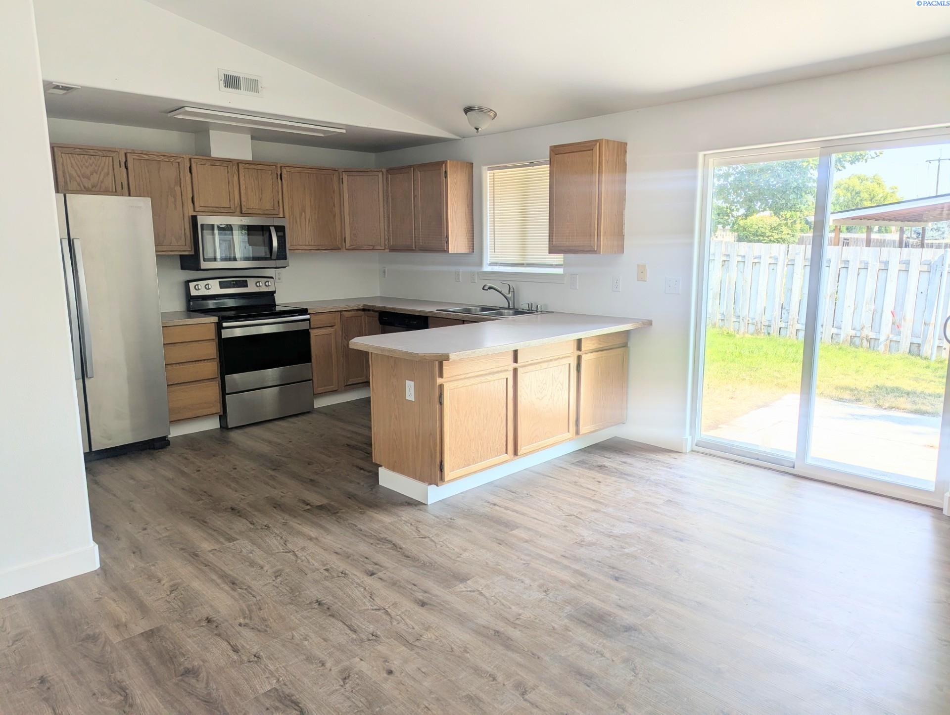 3142 Primrose St, West Richland, WA 99353