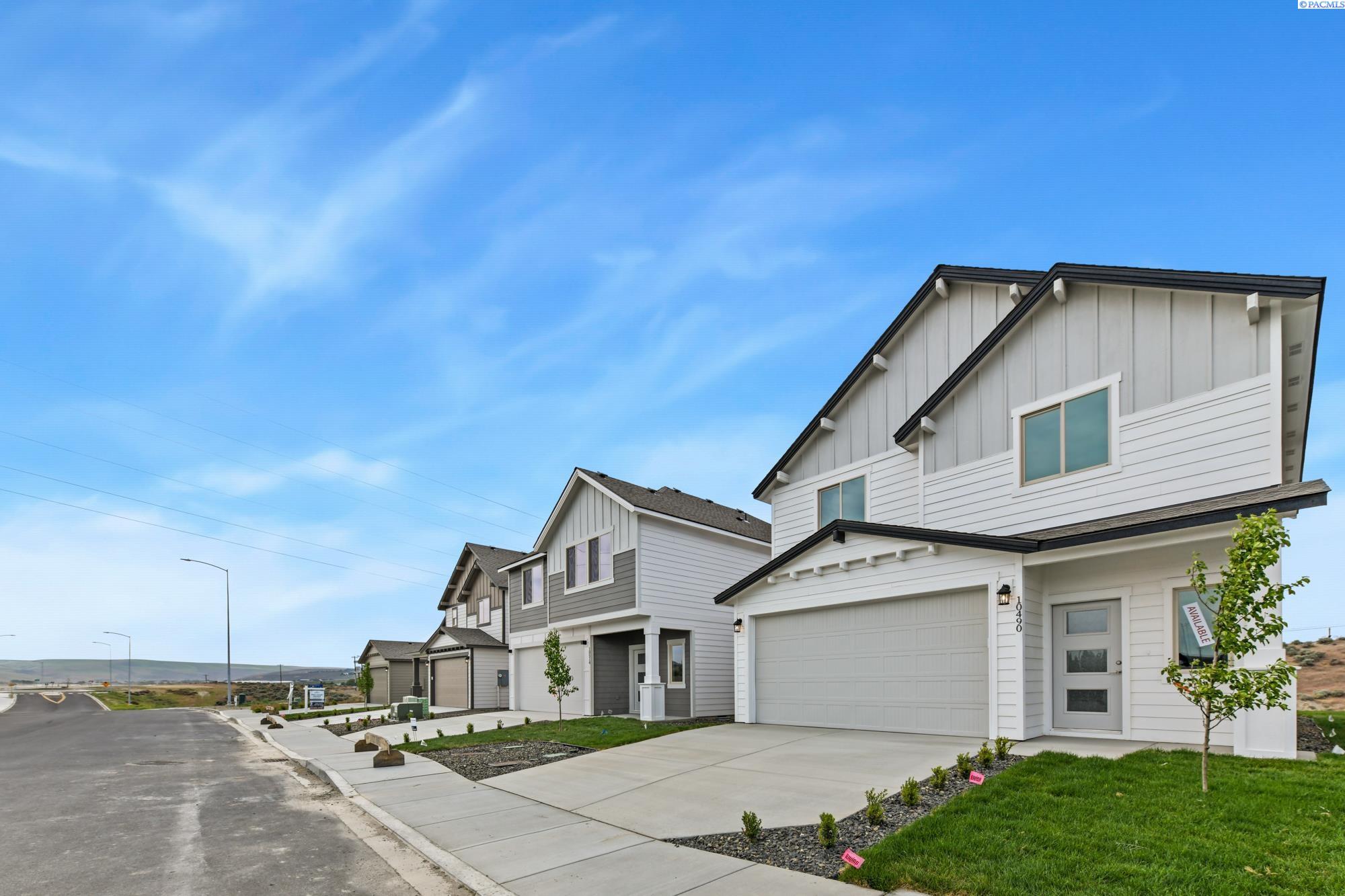 10490 W Clearwater Dr, Kennewick, WA 99336