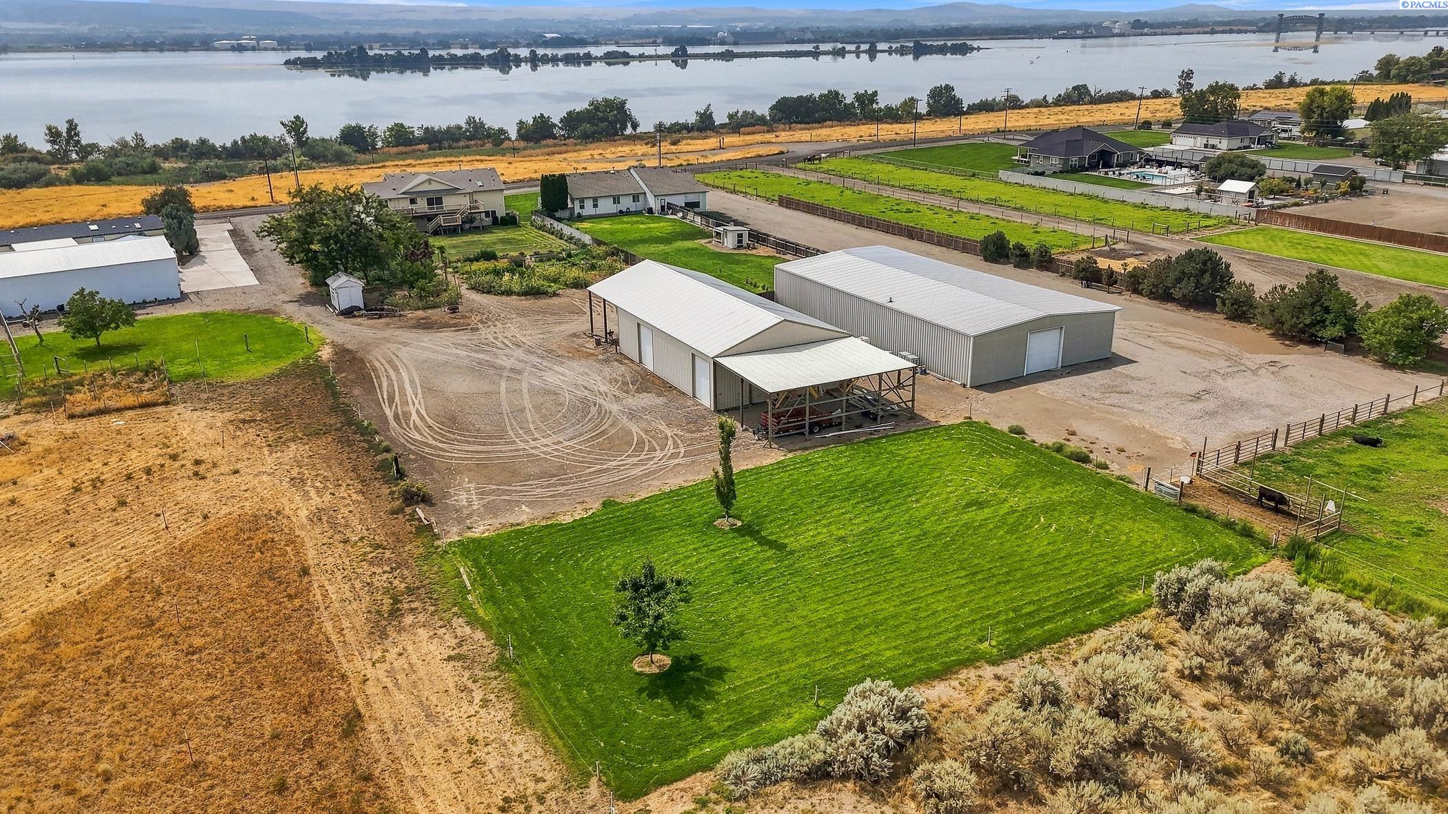 2573 Hanson Loop, Burbank, WA 99323