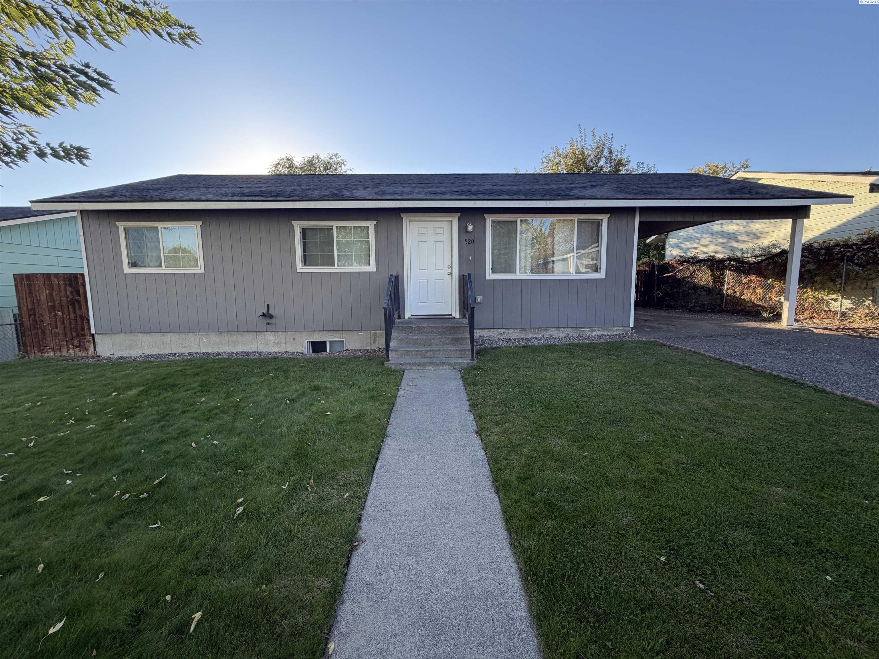 520 S Douglas Ave, Pasco, WA 99301