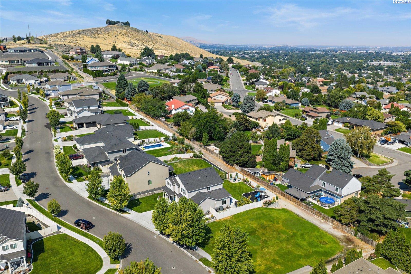 5520 W 28th Ave, Kennewick, WA 99338
