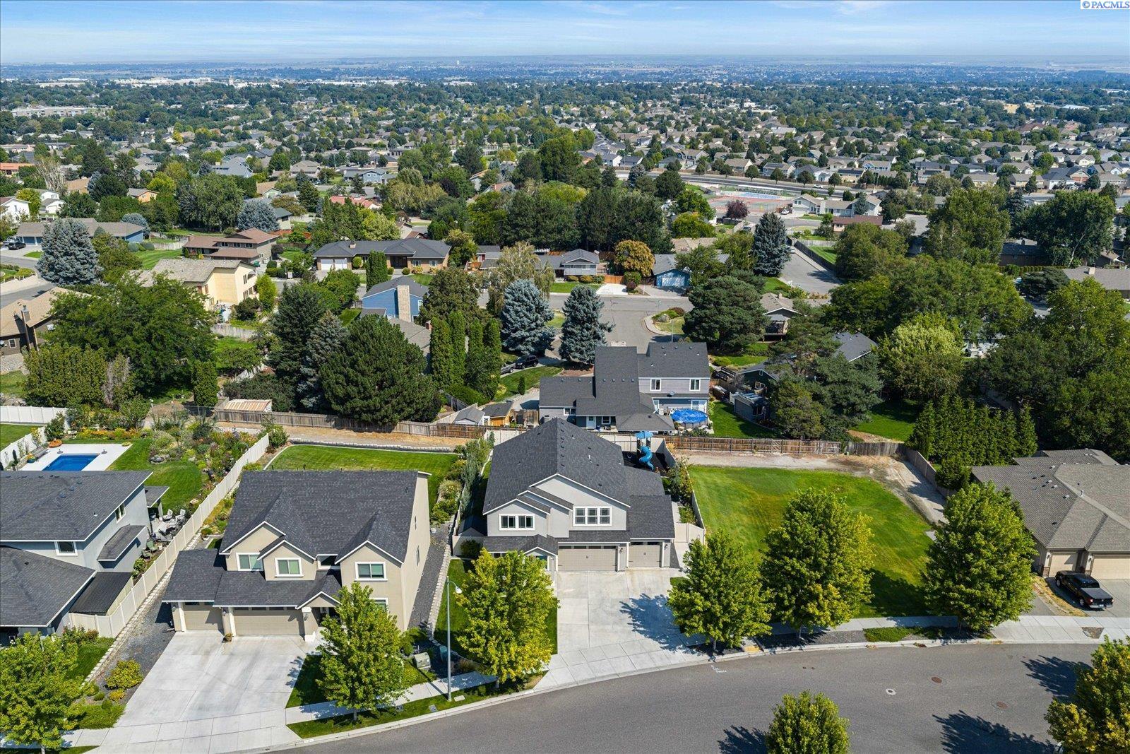 5520 W 28th Ave, Kennewick, WA 99338