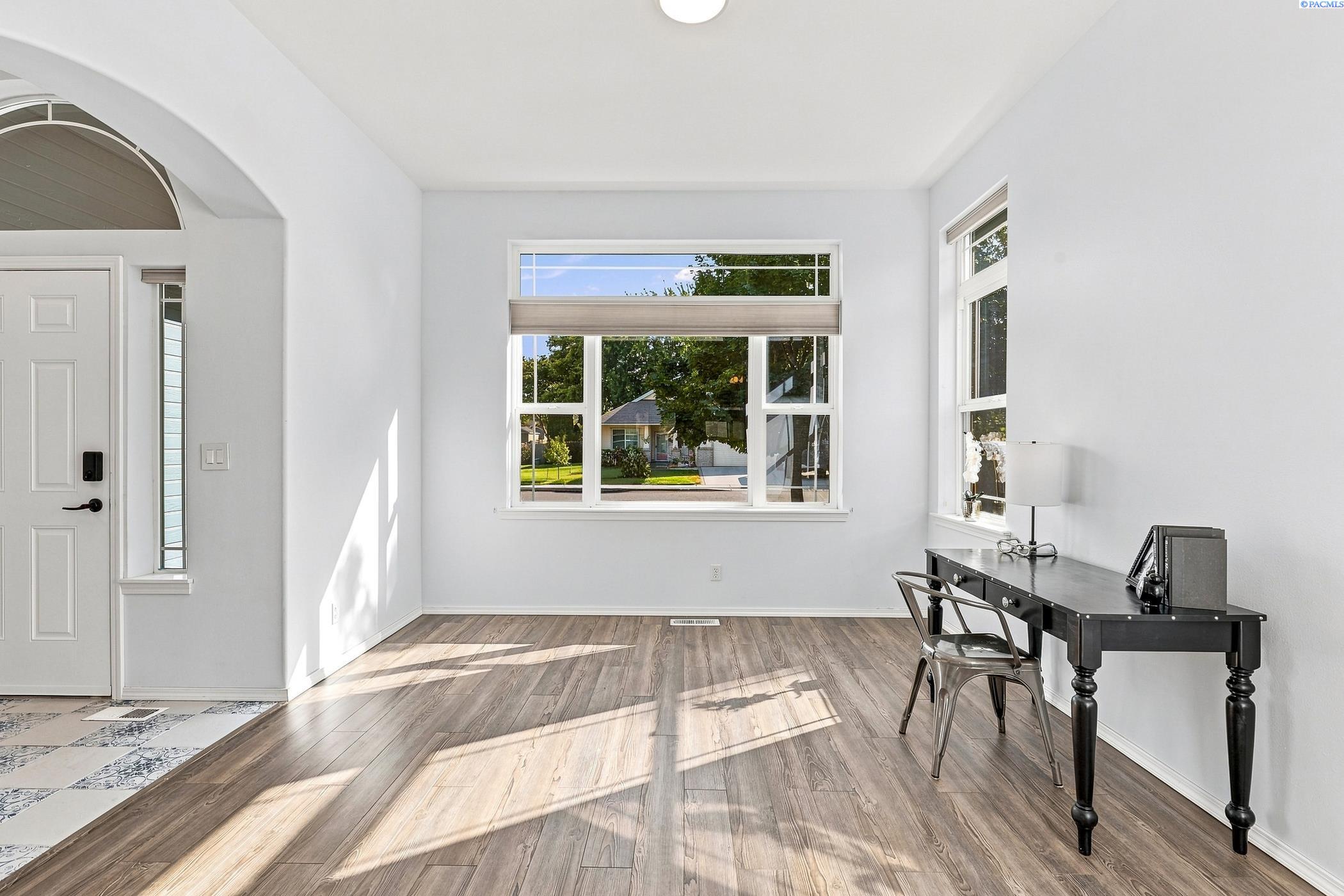 5720 W 14th Ave, Kennewick, WA 99338