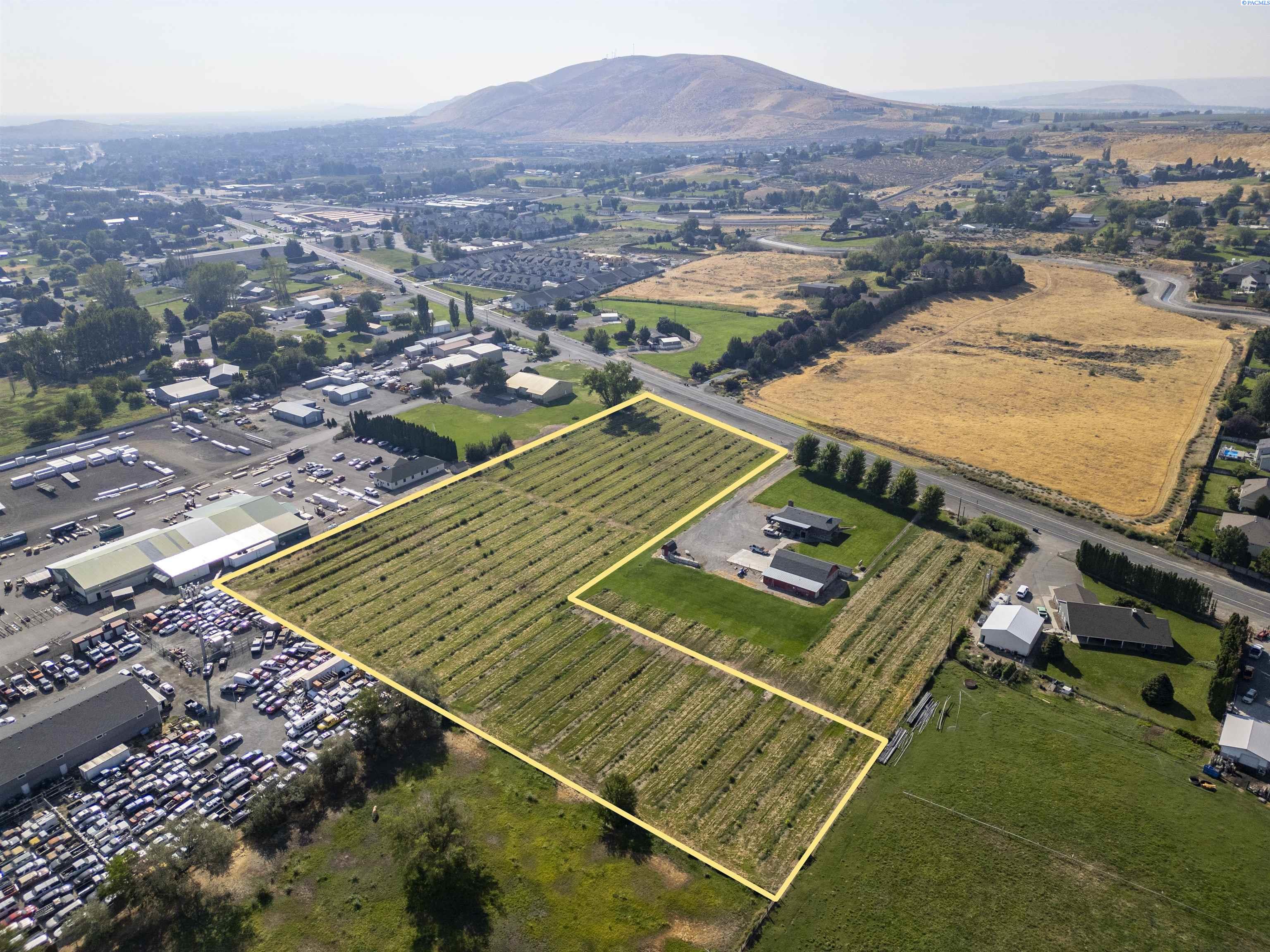 4752 Kennedy Rd, West Richland, WA 99353