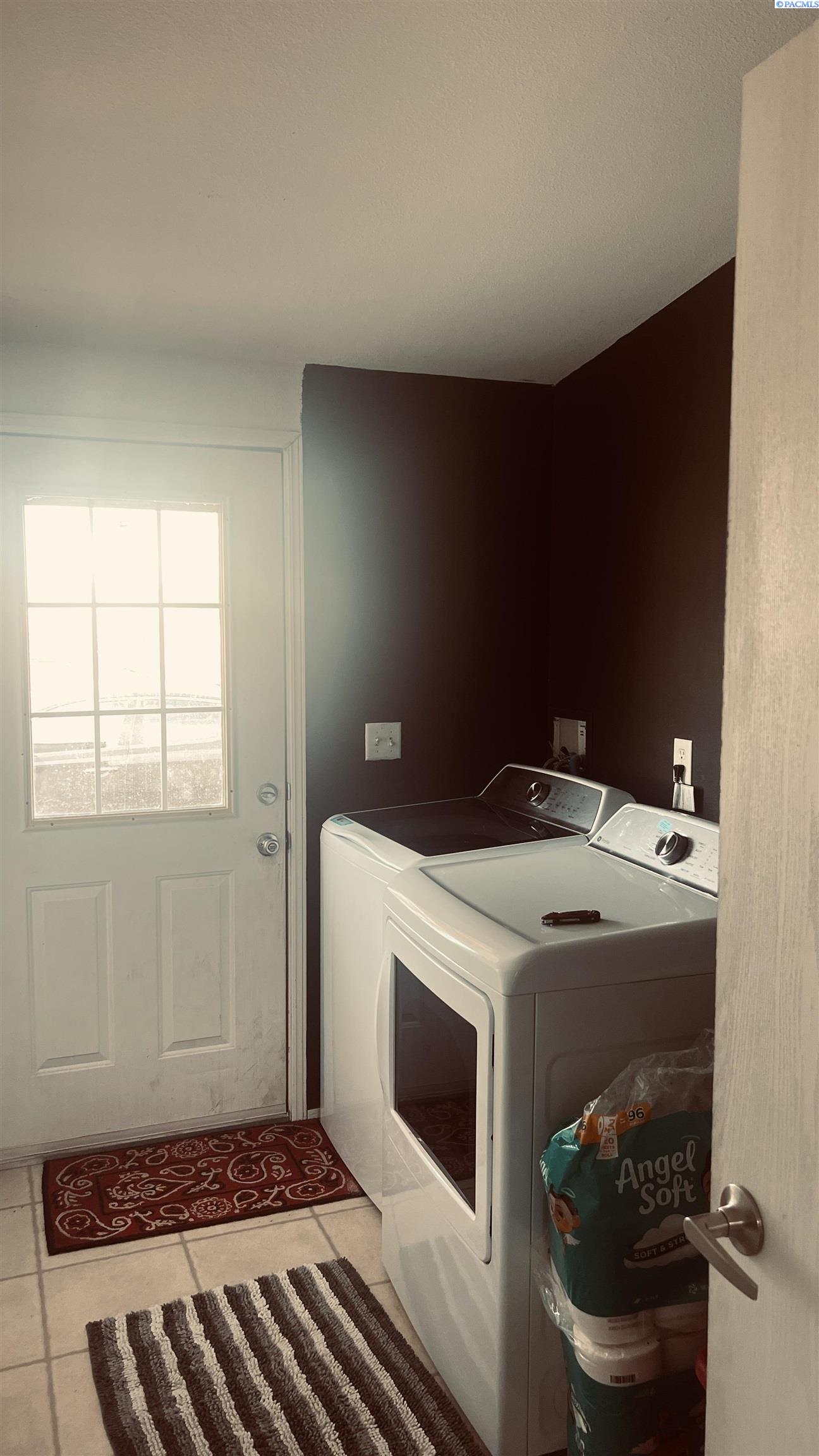 113306 W King Tull Rd, Prosser, WA 99350