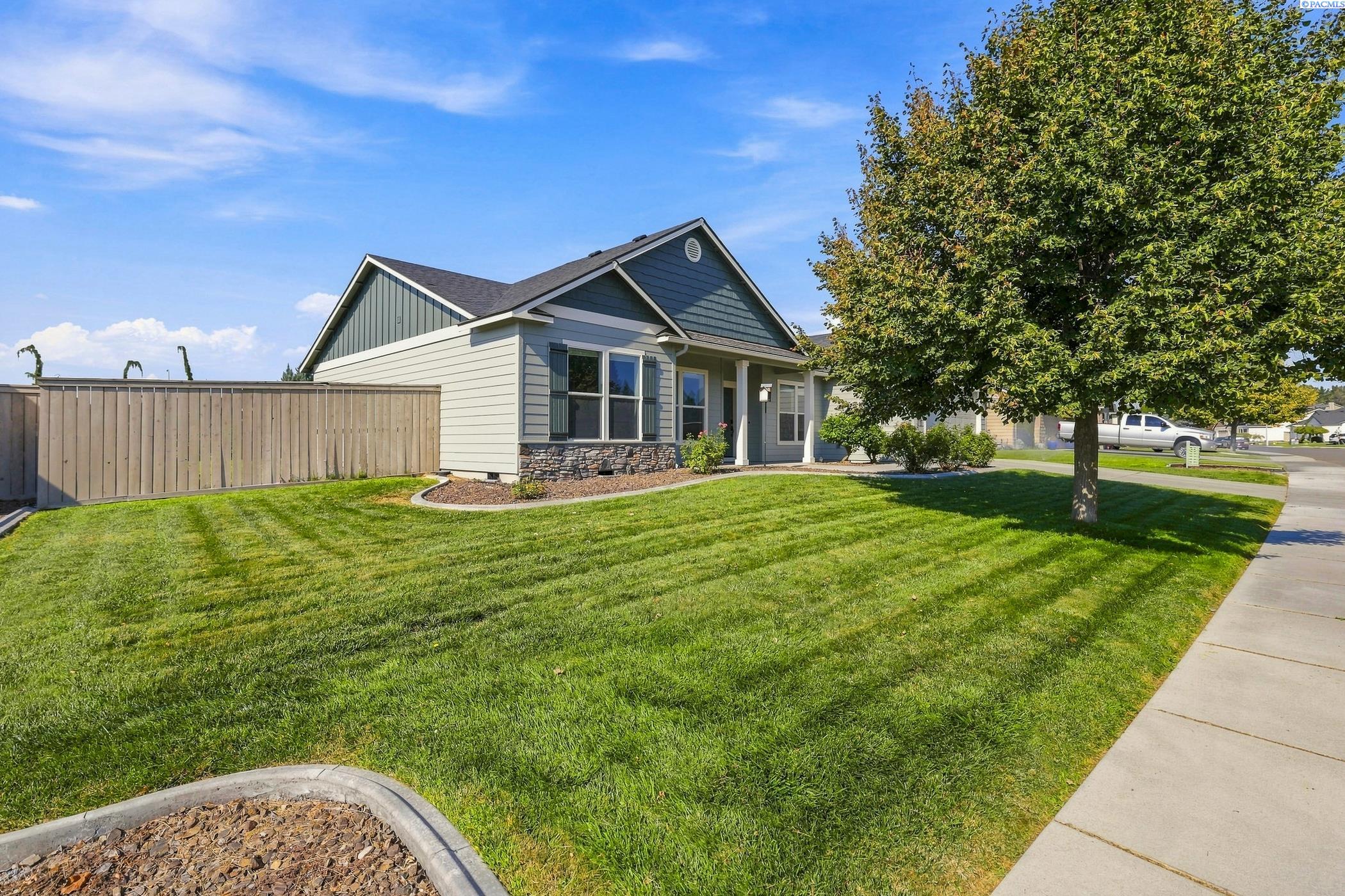 4412 Meadow View Dr, Pasco, WA 99301