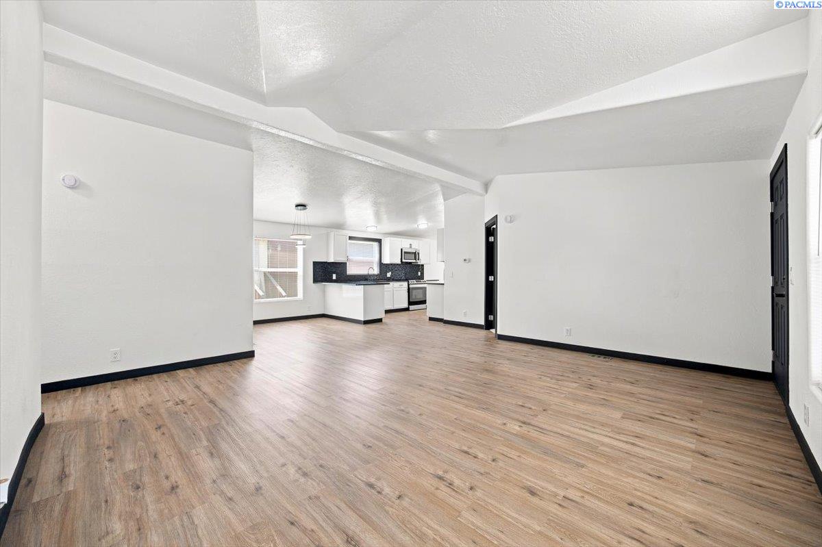 2906 W 7th Ave #32, Kennewick, WA 99337