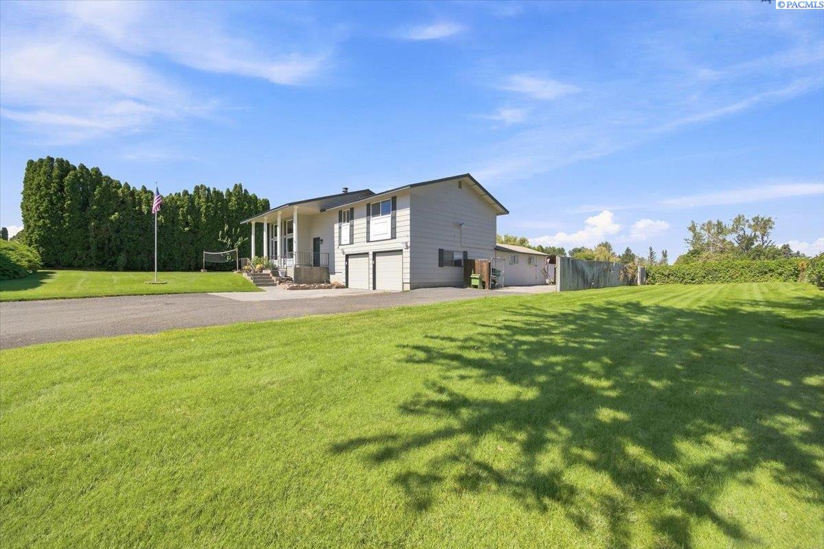 95404 E Reata Rd, Kennewick, WA 99338