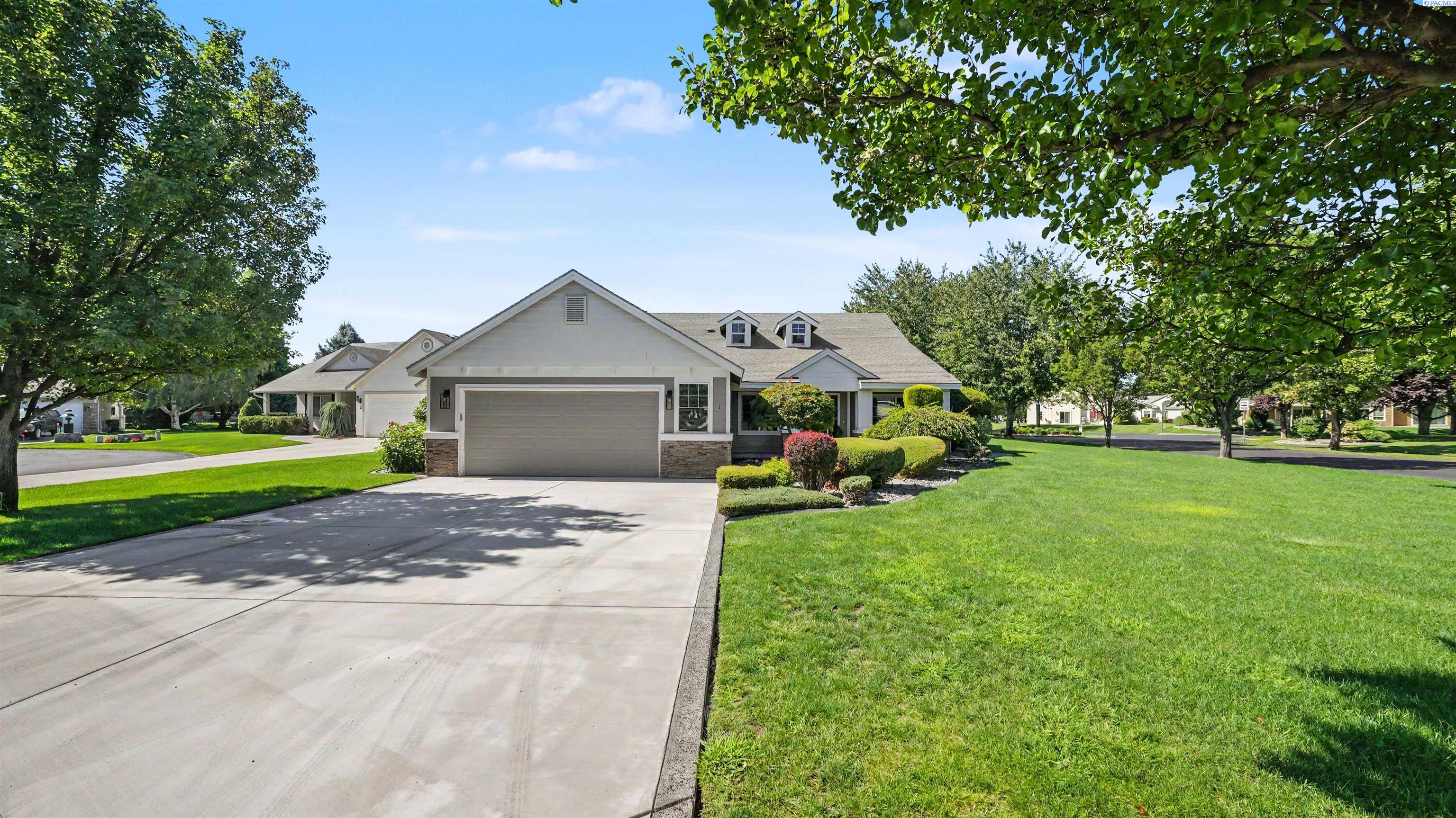 1 Dahlia Ct, Pasco, WA 99301