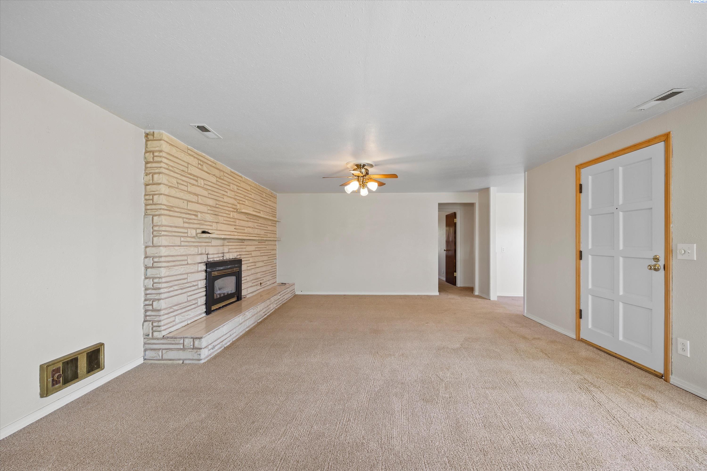 303 E 8th Ave, Kennewick, WA 99336