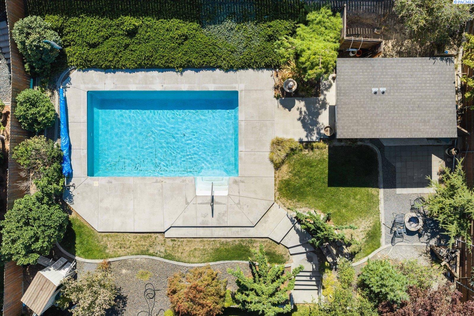 2207 W 50th Ave, Kennewick, WA 99337