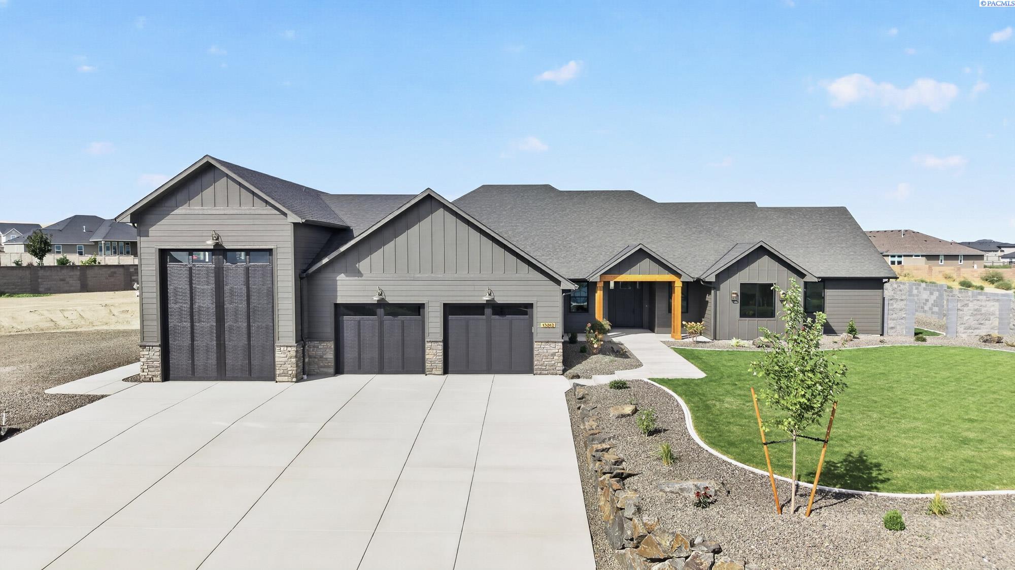 13012 S Steeplechase Dr, Kennewick, WA 99338