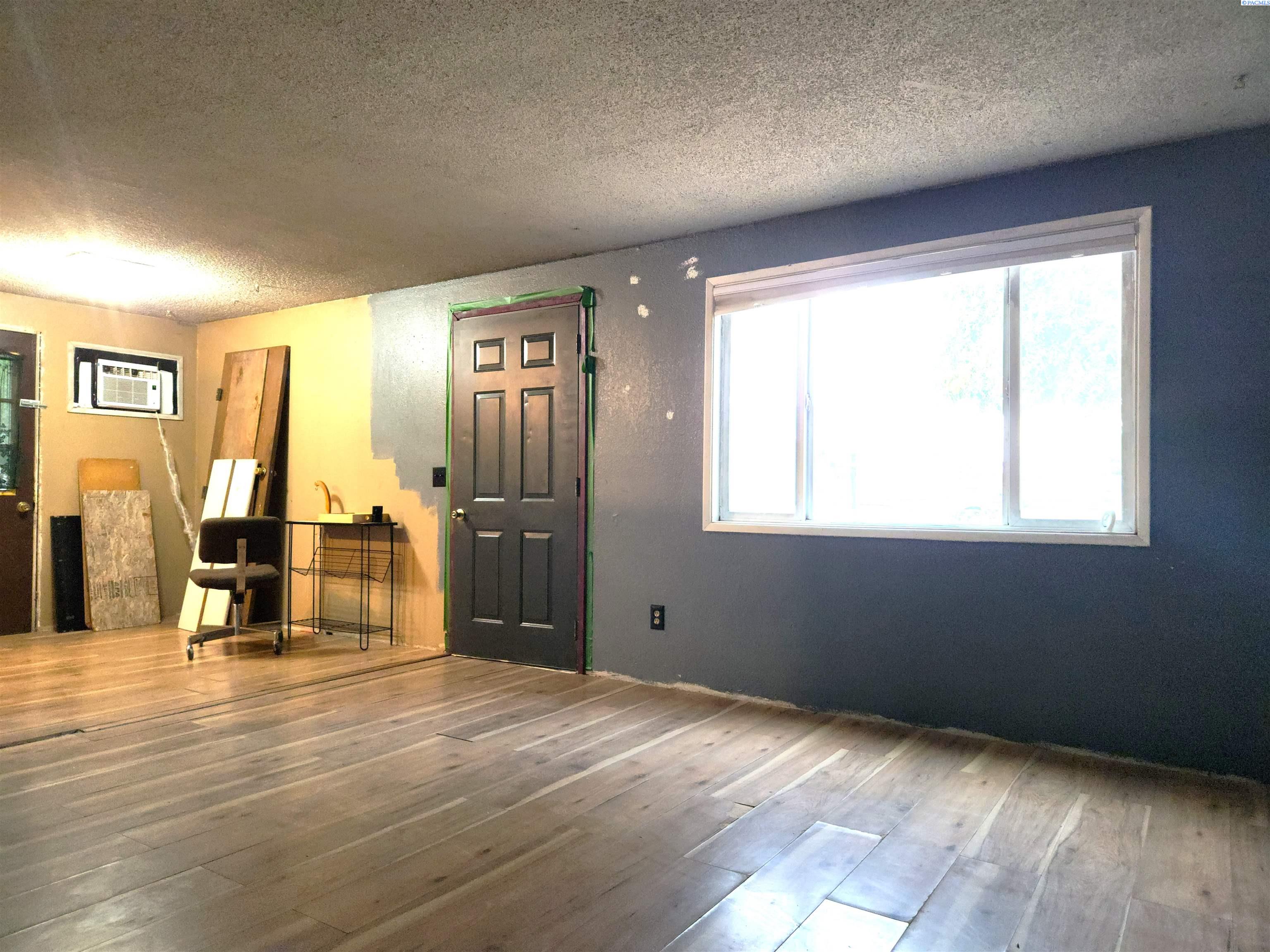 530 S Elm Ave, Pasco, WA 99301