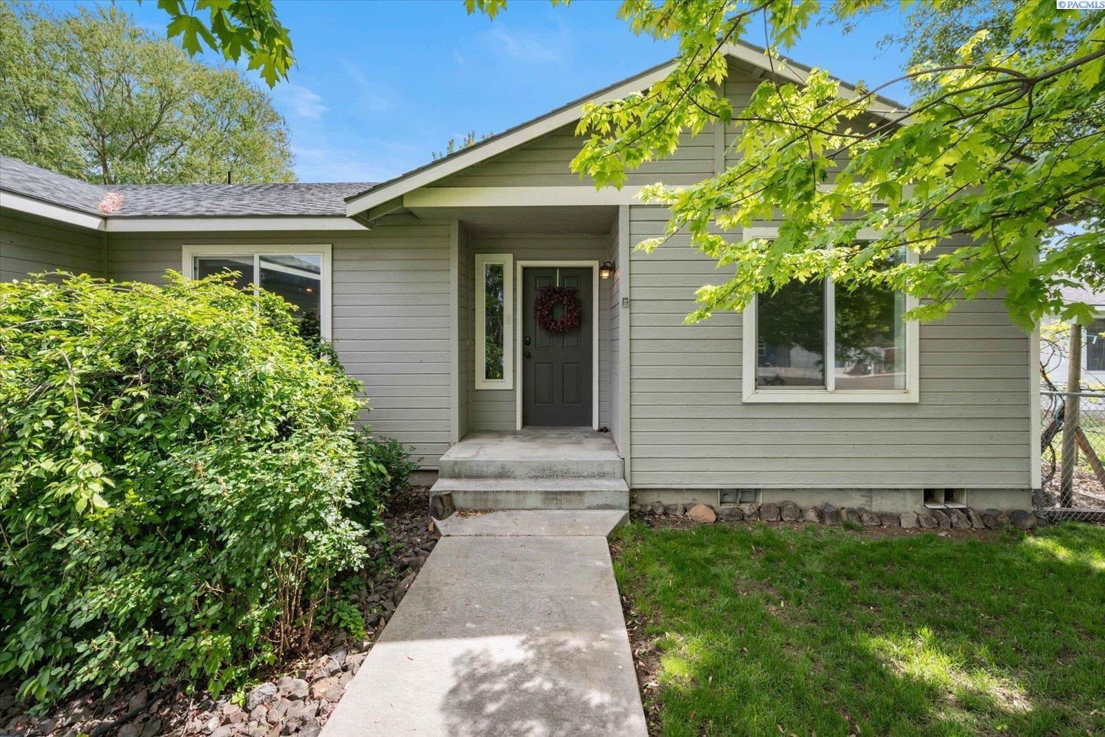 504 Grader Ct, Benton City, WA 99320
