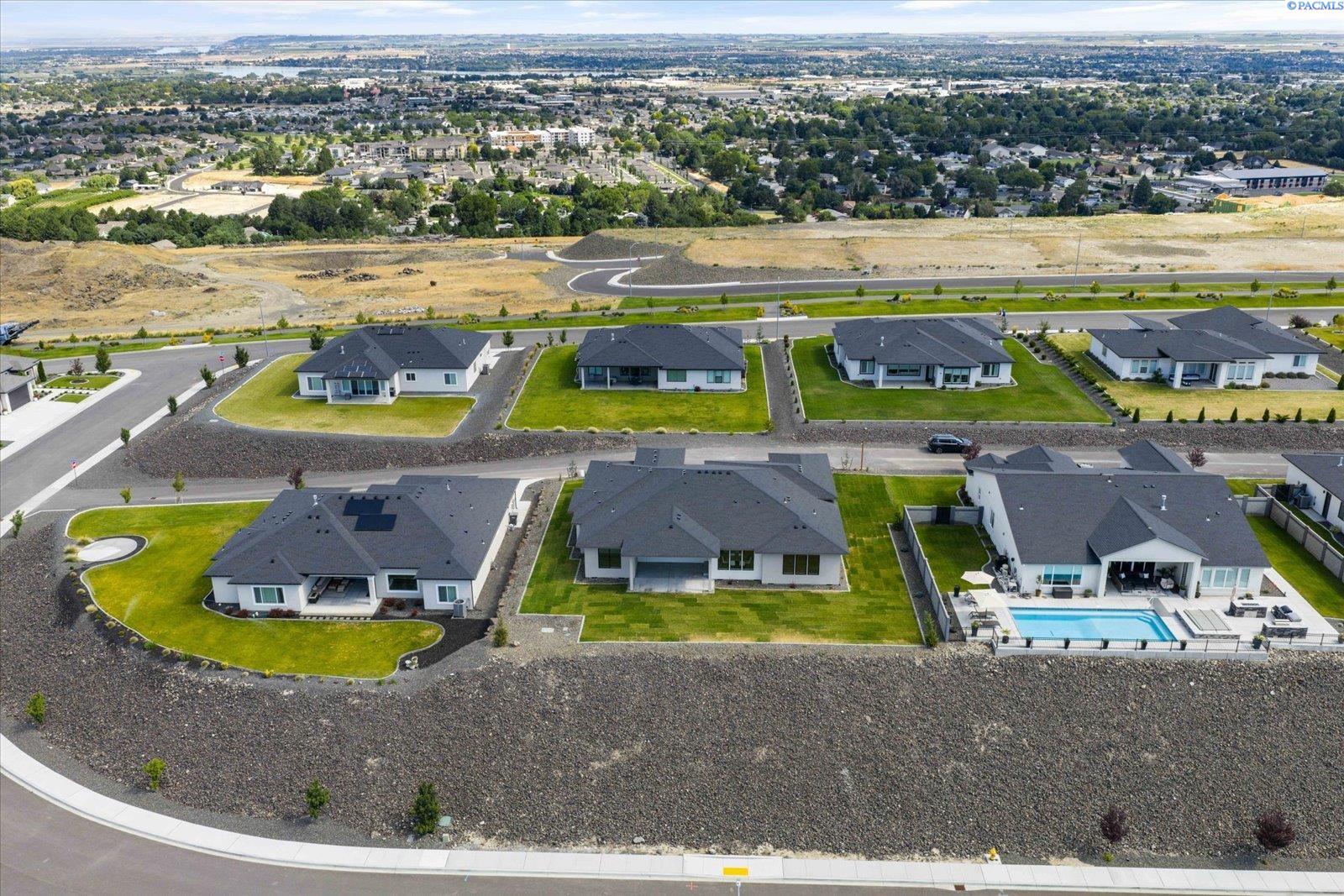 7541 W 22nd Pl, Kennewick, WA 99337