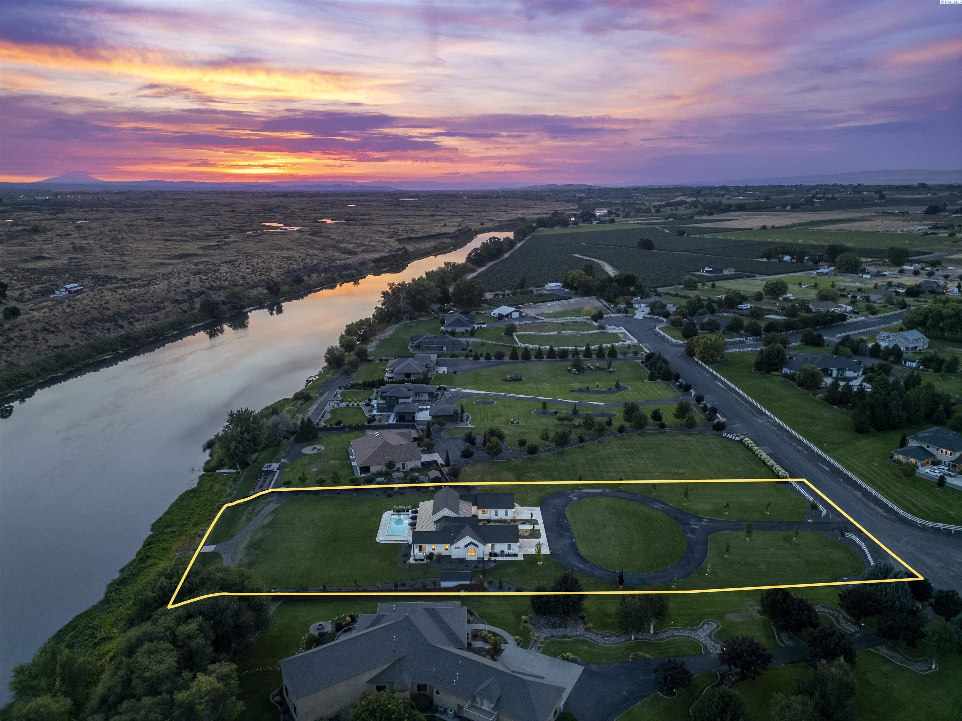 175407 Rivers Edge Dr, Prosser, WA 99350