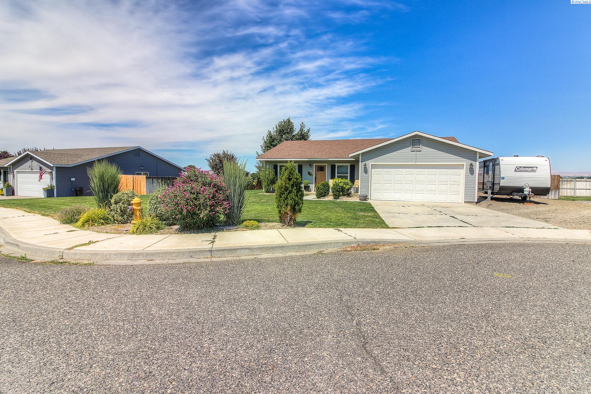 120 SW Malibu Dr, Prosser, WA 99350